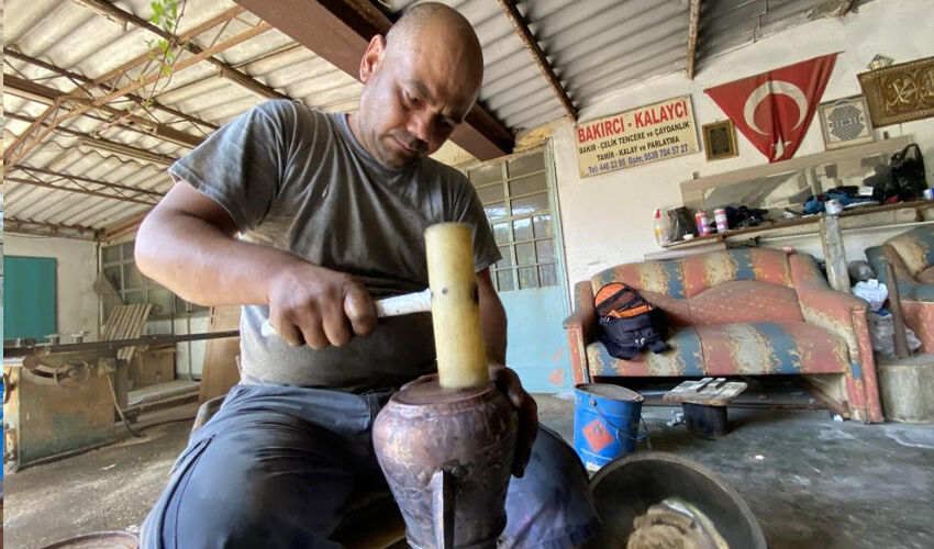 70 derece sıcaklıkta zorlu mesai! 40 derecelik hava onlara serin geliyor - 2. Resim