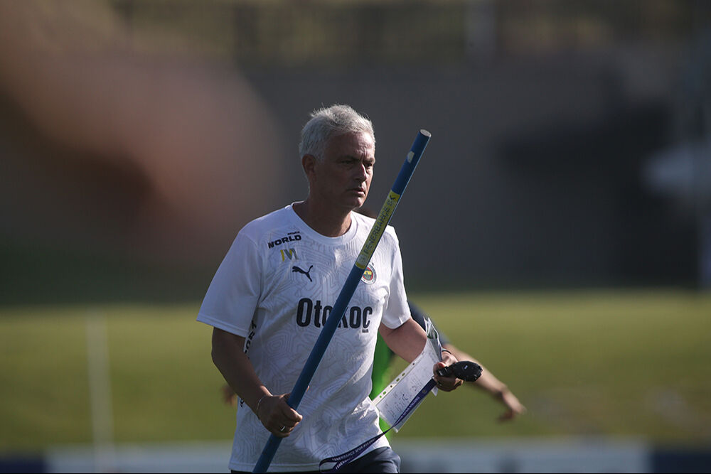 Fenerbahçe’den Ferdi Kadıoğlu’nu isteyen Dortmund’a net mesaj: 30’u getirin alın! Fenerbahçe’den Ferdi Kadıoğlu’nu isteyen Dortmund’a net mesaj: 30’u getirin alın! - 4. Resim