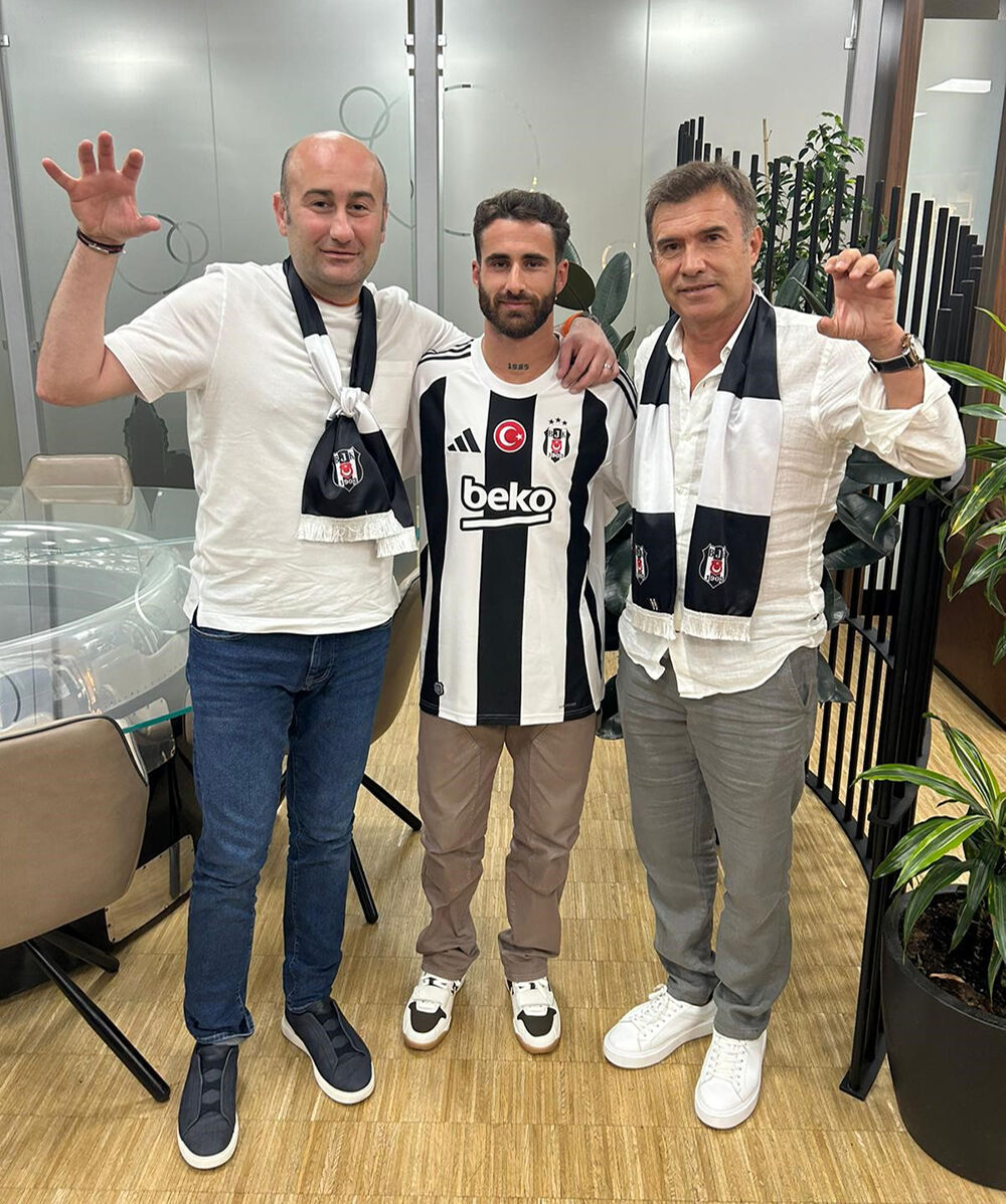 Beşiktaş’tan Galatasaray ve Fenerbahçe’ye büyük çalım: Rafa Silva kartal oldu Beşiktaş’tan Galatasaray ve Fenerbahçe’ye büyük çalım: Rafa Silva kartal oldu - 1. Resim