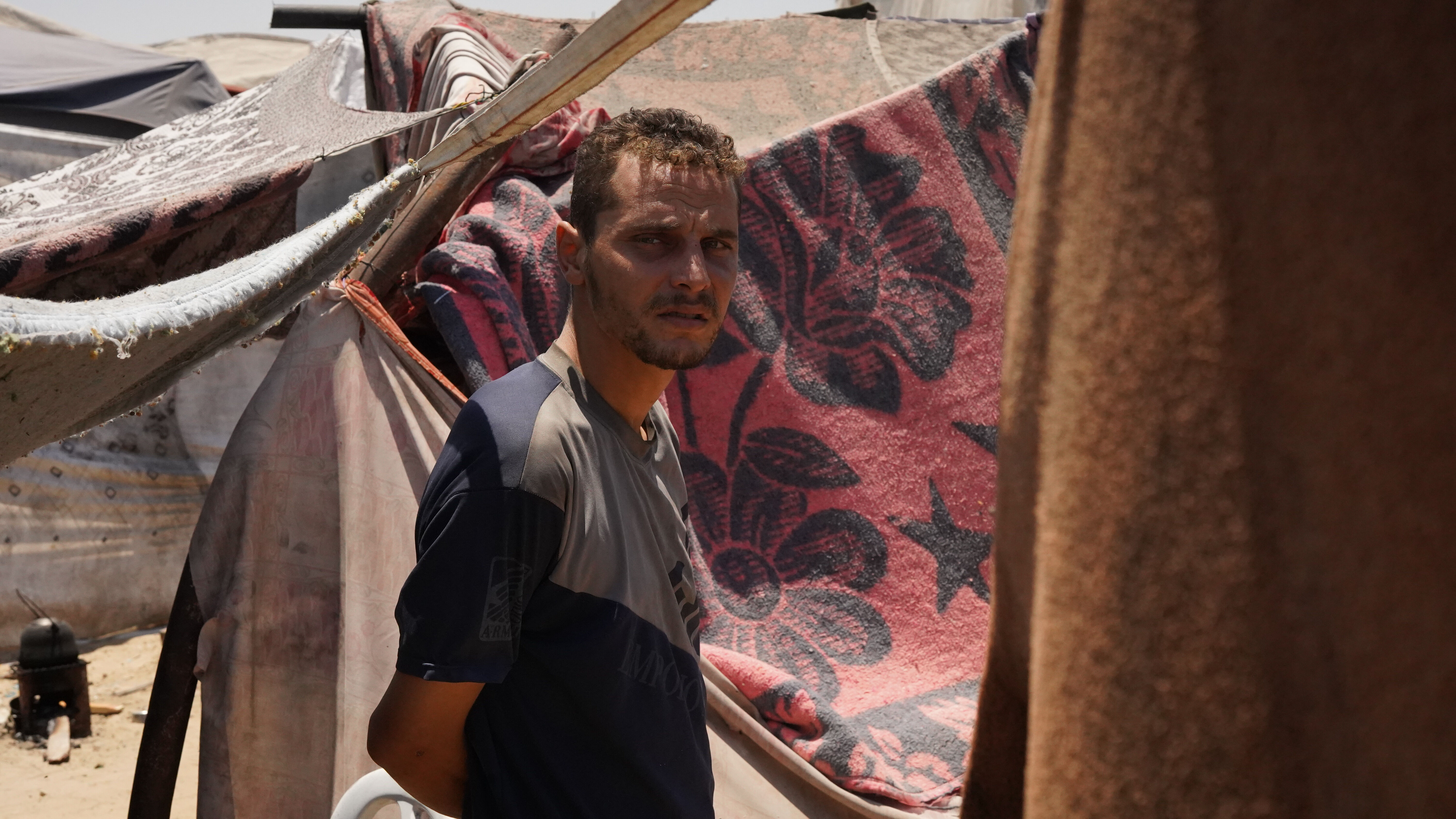 Dahlan ailesini bile tanıyamadı! İşkence, zulüm, psikolojik şiddet... O sadece biri Dahlan ailesini bile tanıyamadı! İşkence, zulüm, psikolojik şiddet... O sadece biri - 2. Resim