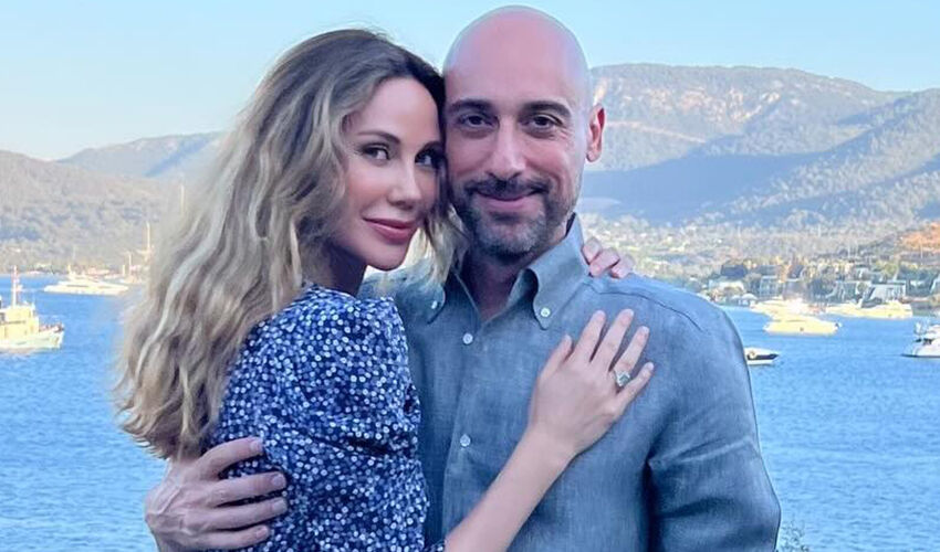 Demet Şener 3. kez nikah masasına oturuyor! Tektaşını görenler şaşkına döndü Demet Şener 3. kez nikah masasına oturuyor! Tektaşını görenler şaşkına döndü - 1. Resim