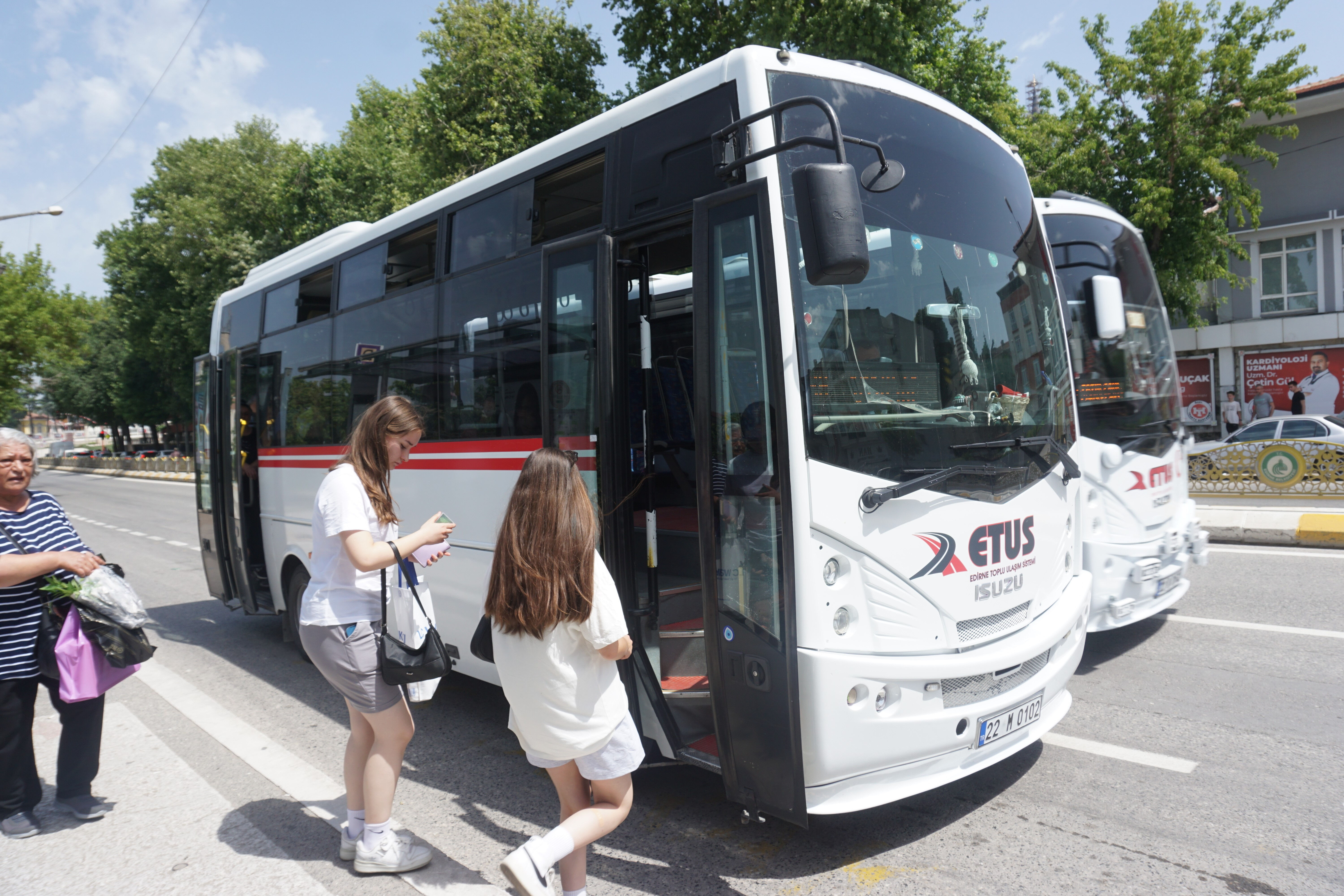 Edirne'de ulaşım zammını öğrenciler protesto etti - 1. Resim
