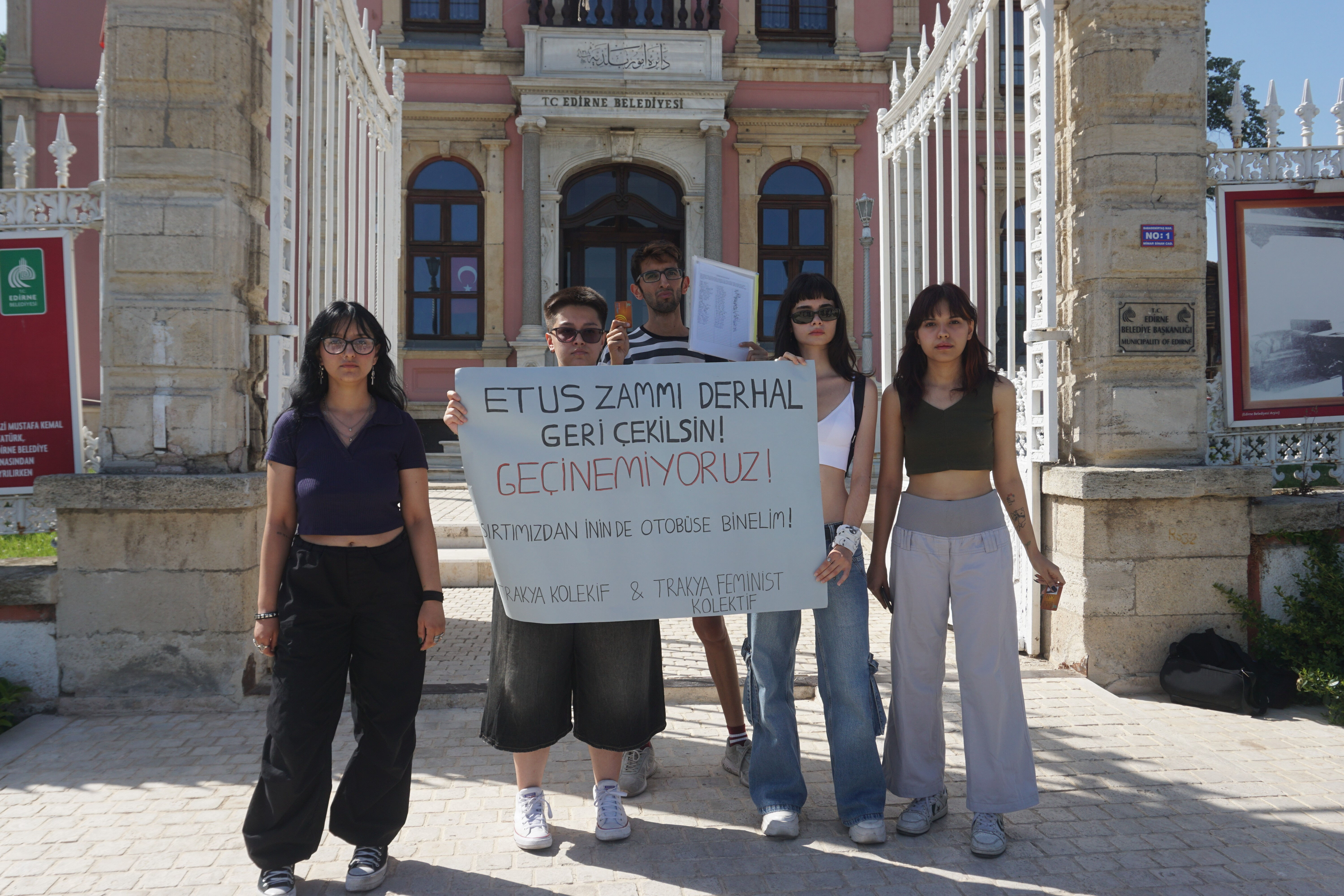 Edirne'de ulaşım zammını öğrenciler protesto etti - 2. Resim