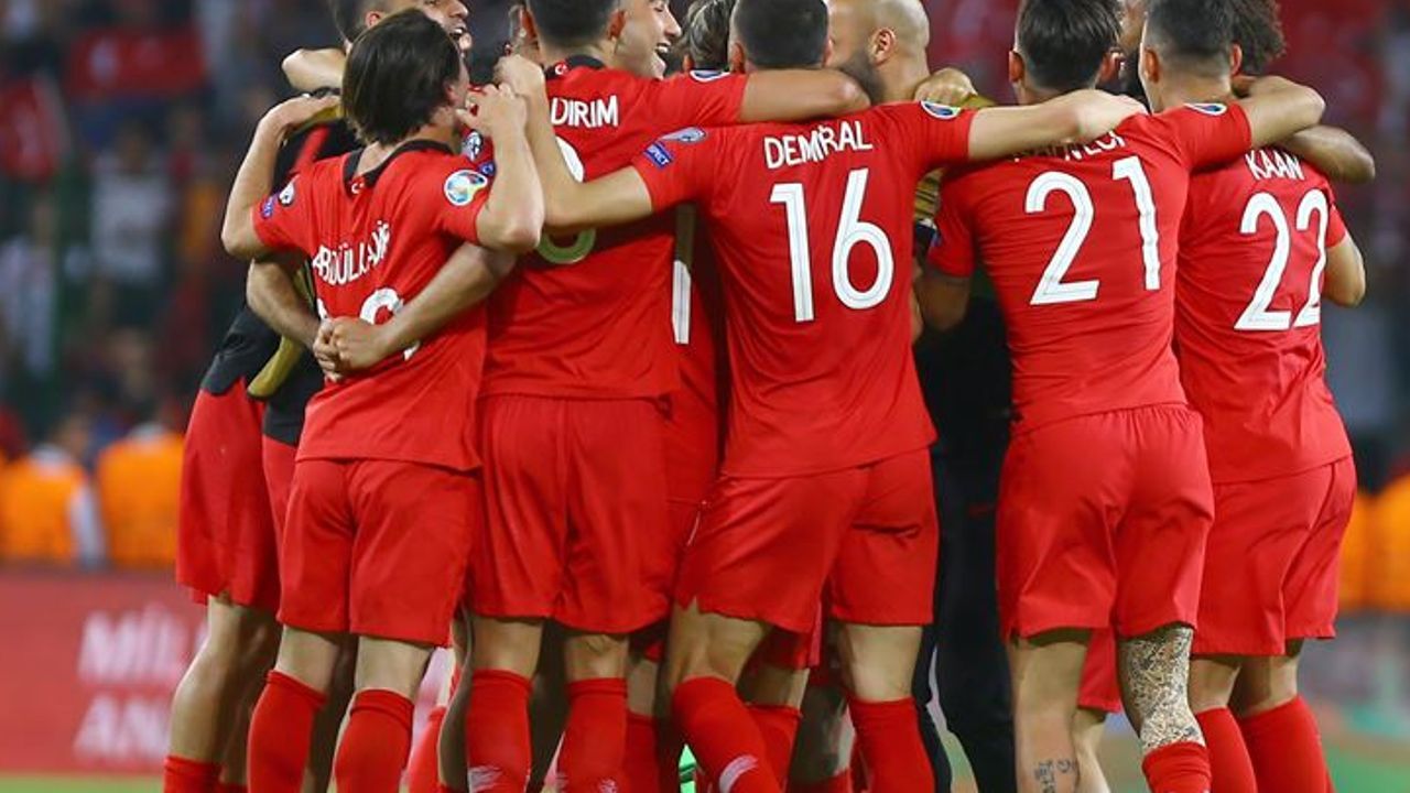 EURO 2024 Türkiye - Çekya maçında muhtemel 11&#039;de Samet, Merih, Ferdi yer aldı