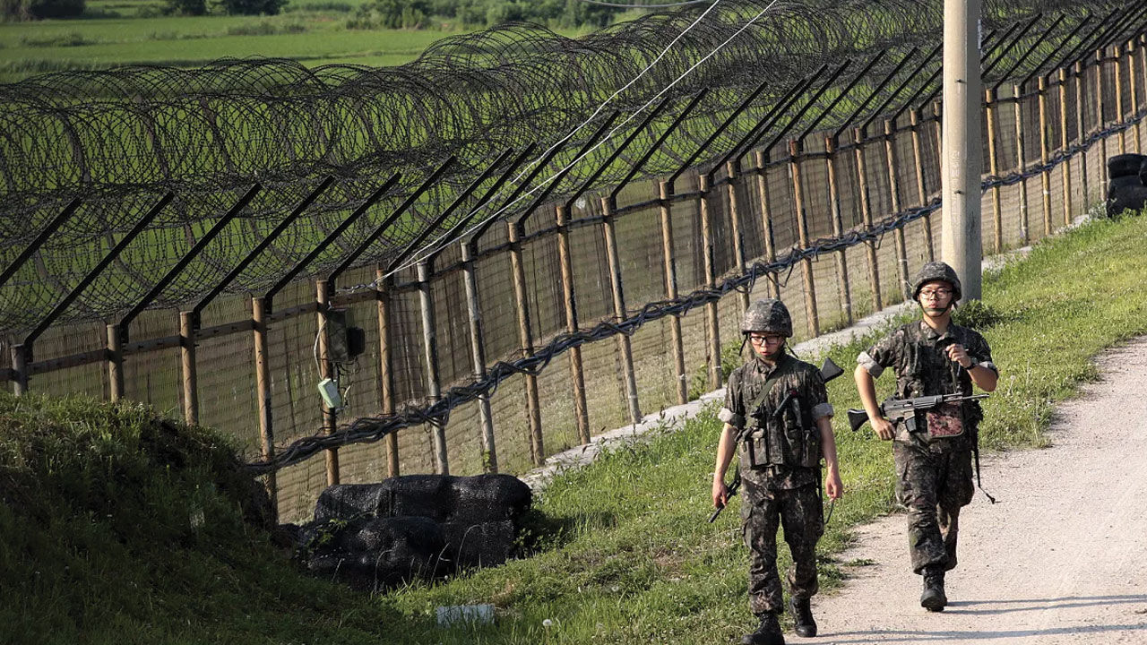 Güney Kore askerlerinden Kuzey Kore sınırında 7 yıl sonra bir ilk - 1. Resim