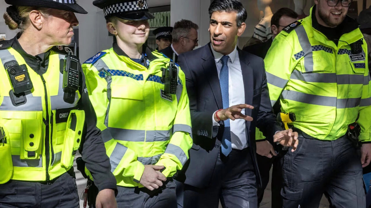 İngiltere'de seçim üzerine bahis oynandı! İskoçya Bakanı itiraf etti İngiltere'de seçim üzerine bahis oynandı! İskoçya Bakanı itiraf etti - 2. Resim