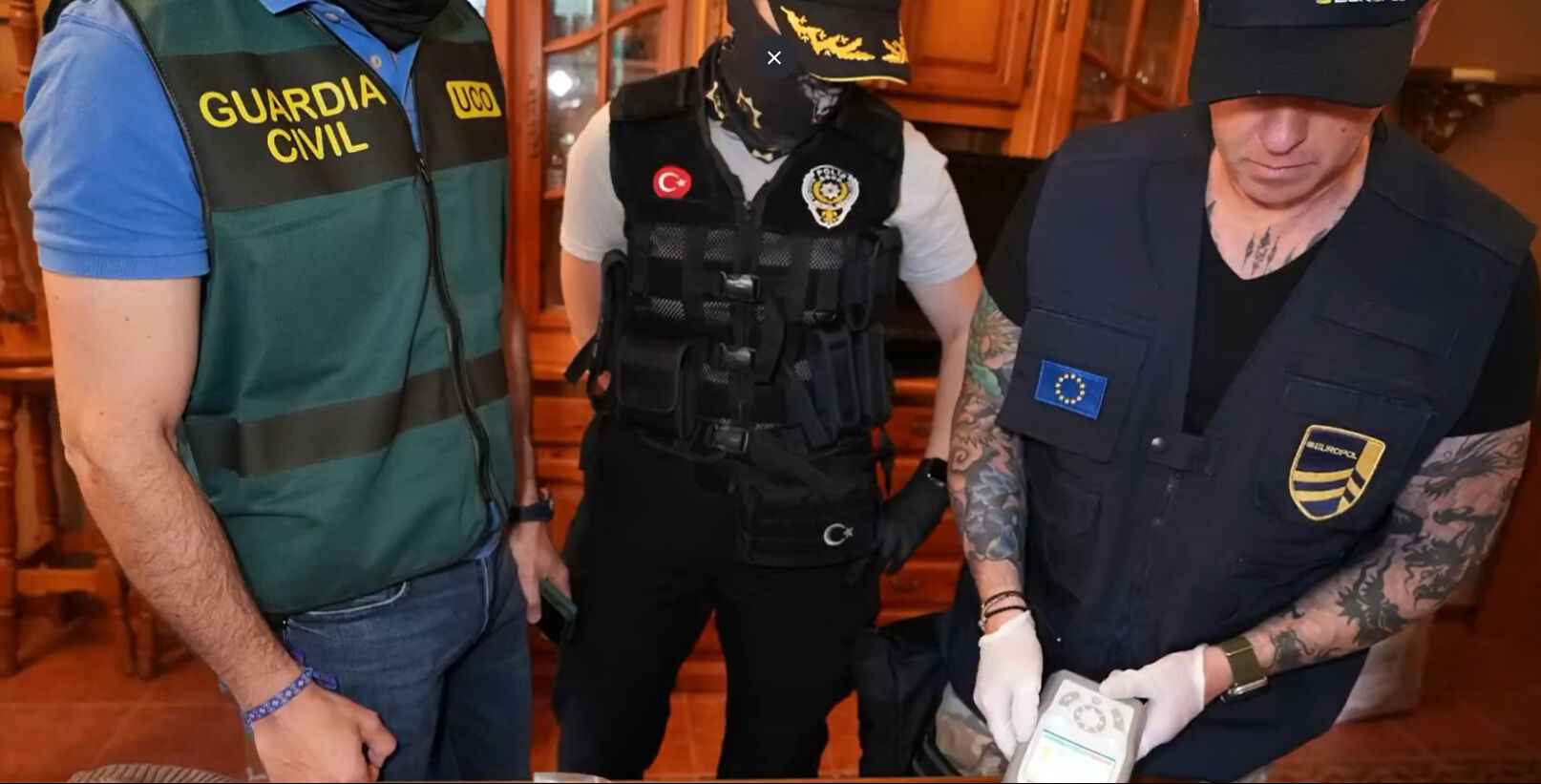 Narkotik'ten İspanya'da operasyon: Uluslararası uyuşturucu karteli çökertildi, kırmızı bültenle aranan örgüt lideri yakalandı - 2. Resim