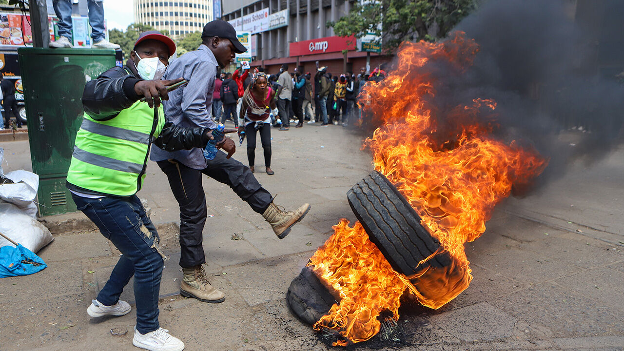 Ölü sayısı 22'ye çıktı, devlet başkanı geri adım attı: Yasa tasarısını imzalamayacağım Ölü sayısı 22'ye çıktı, devlet başkanı geri adım attı: Yasa tasarısını imzalamayacağım - 2. Resim