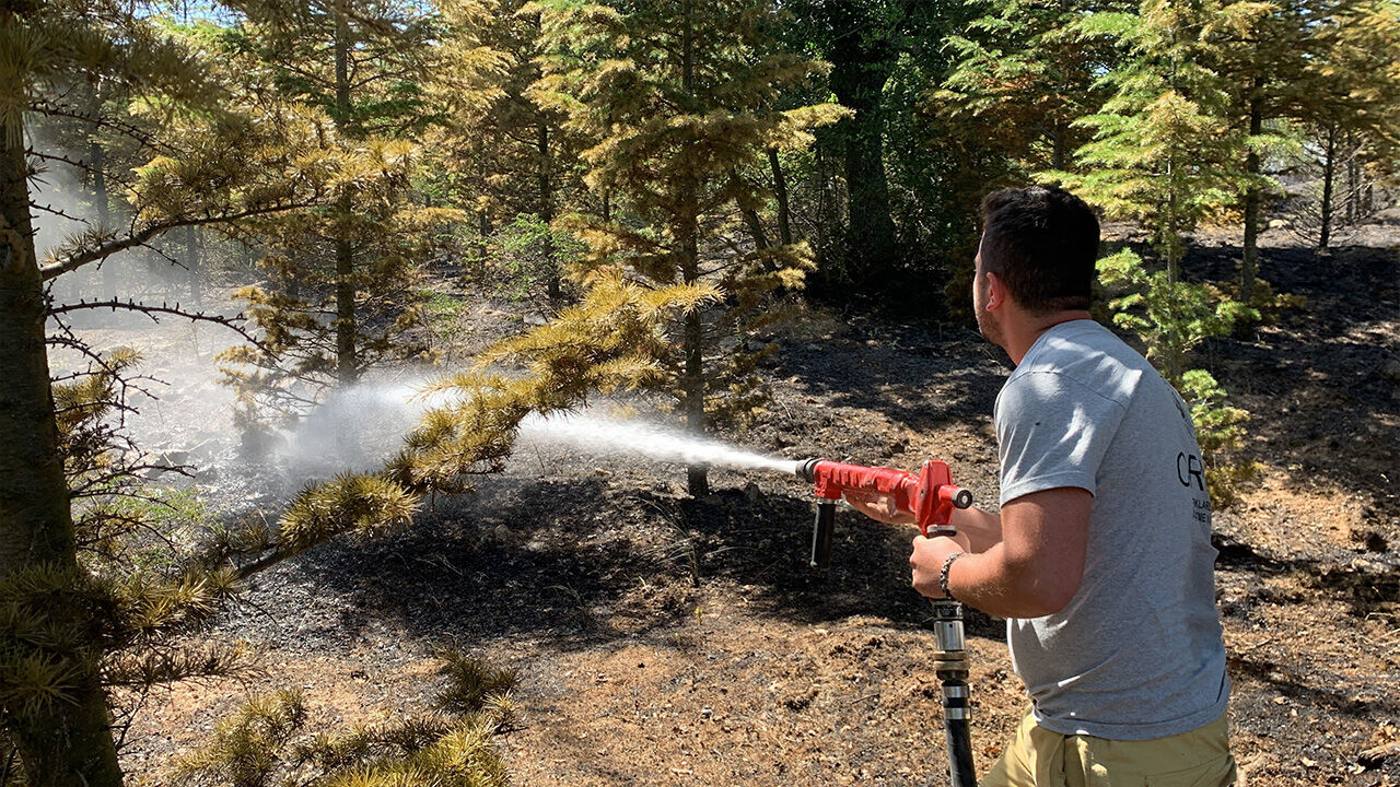 Türkiye'nin dört bir yanı alevlere teslim! Yangın antik kente sıçradı, ekipler müdahale ediyor - 6. Resim