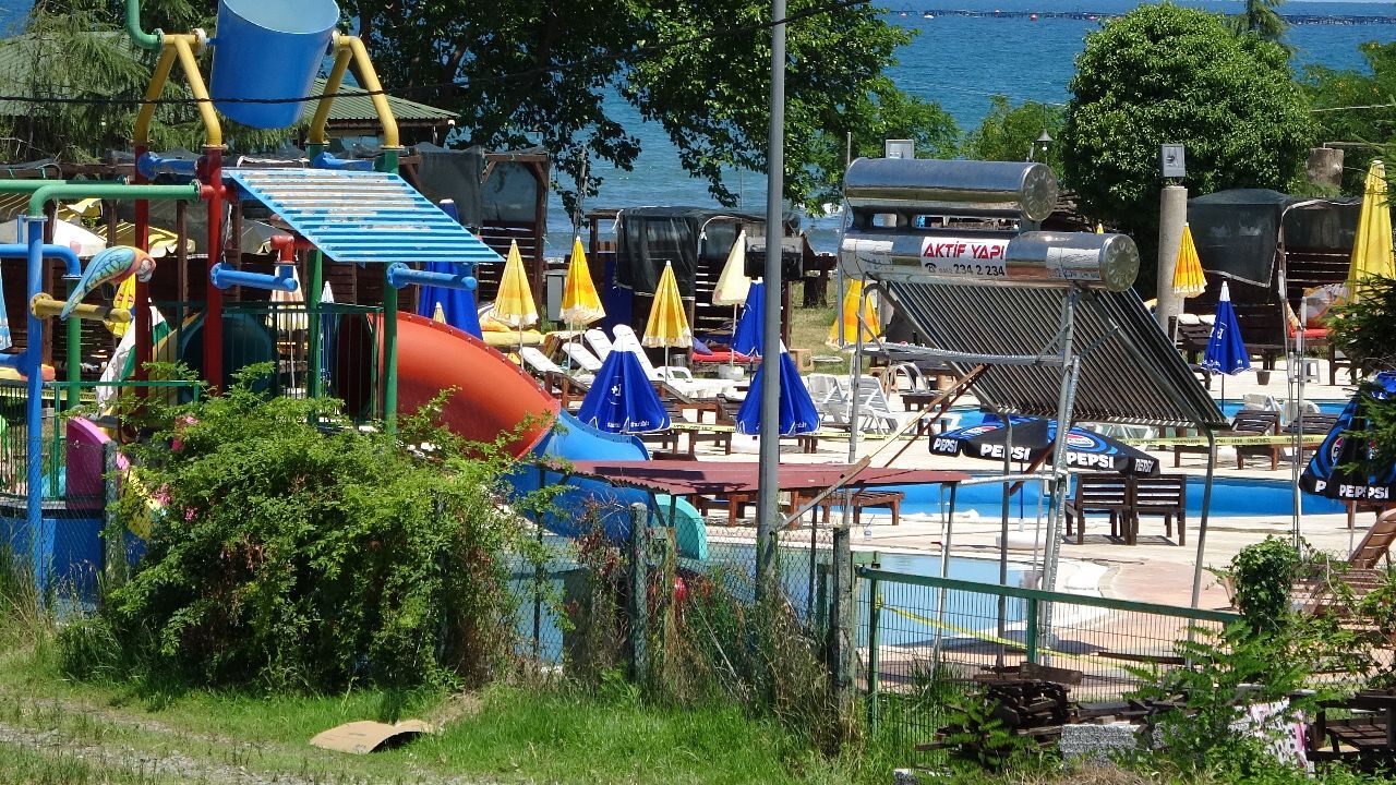 Aquapark havuzunda zincirleme facia! Elektrik akımına kapılan bir kişi öldü, 9 yaşındaki çocuk ağır yaralandı