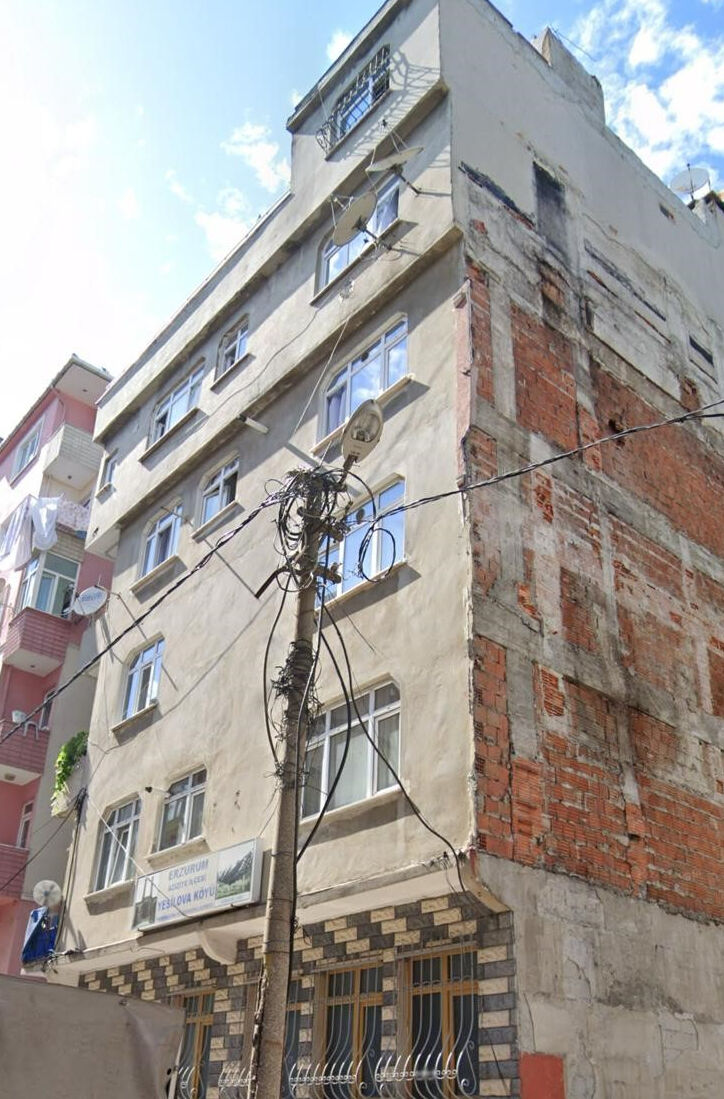 Bahçelievler'de çöken binanın 3 katının kaçak olduğu ortaya çıktı - 1. Resim