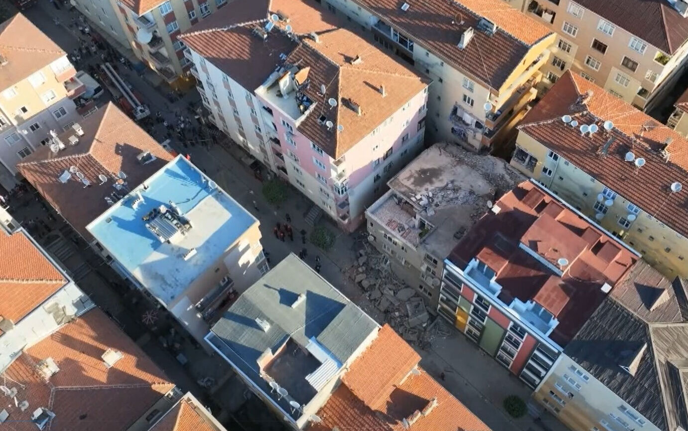 Bahçelievler'de çöken binanın 3 katının kaçak olduğu ortaya çıktı - 1. Resim