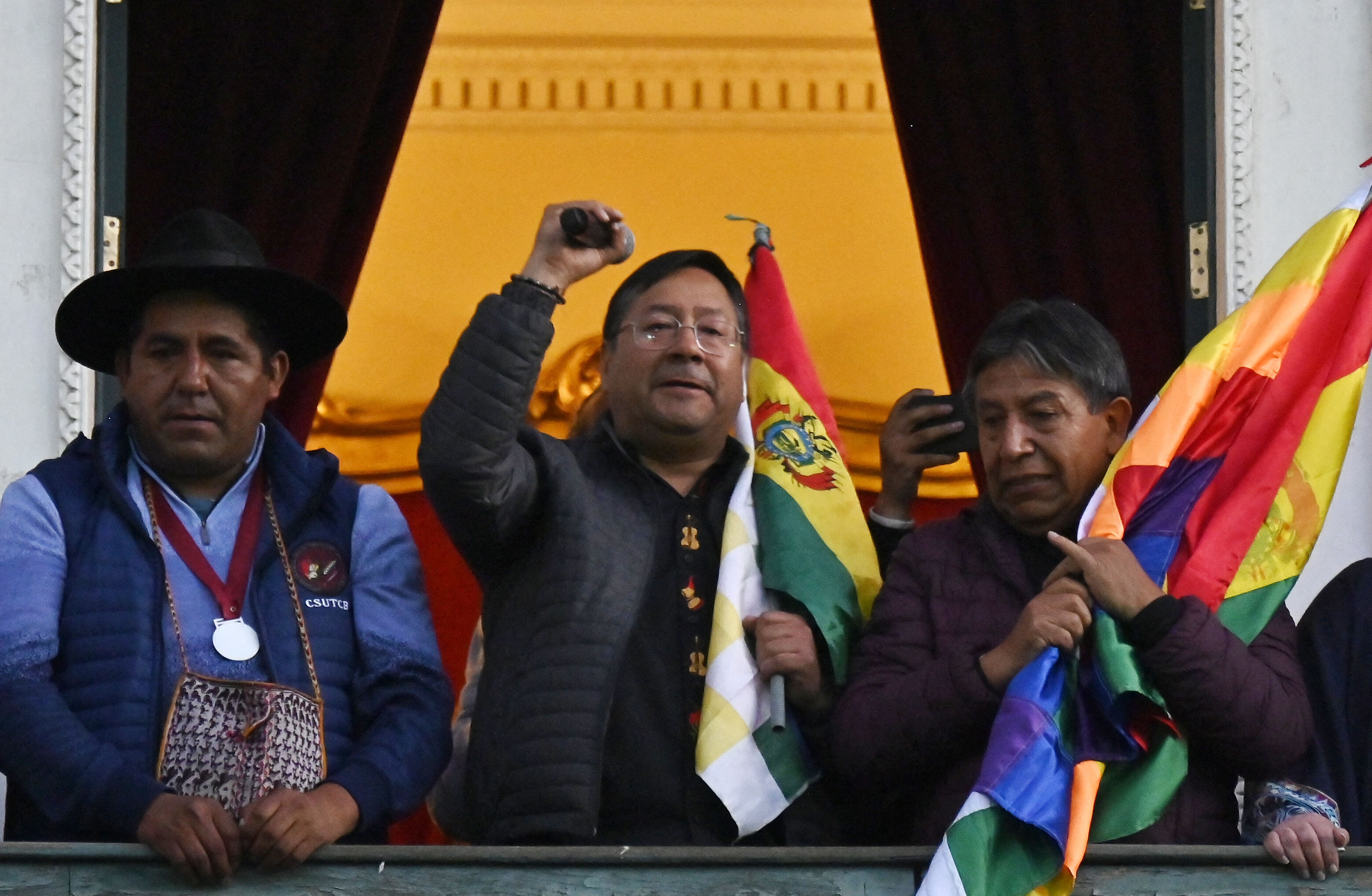 Bolivya yangın yeri! Darbeci komutanla devlet başkanı yüz yüze geldi Bolivya yangın yeri! Darbeci komutanla devlet başkanı yüz yüze geldi - 3. Resim