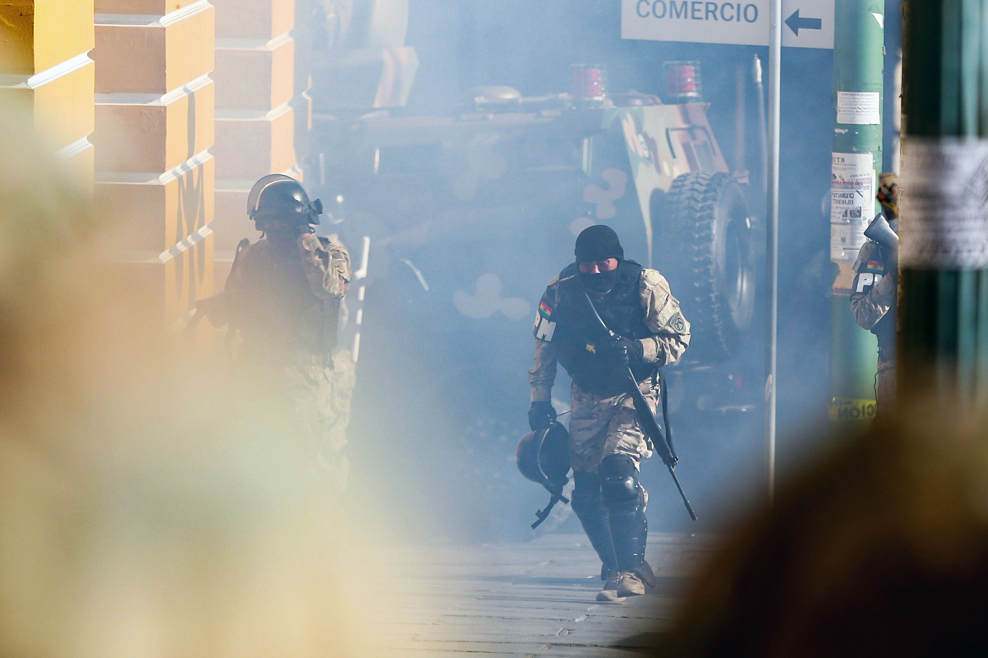 Bolivya'da İçişleri Bakanı'ndan darbe itirafı! Devlet Başkanı darbeci generalle tartıştı Bolivya'da İçişleri Bakanı'ndan darbe itirafı! Devlet Başkanı darbeci generalle tartıştı - 7. Resim