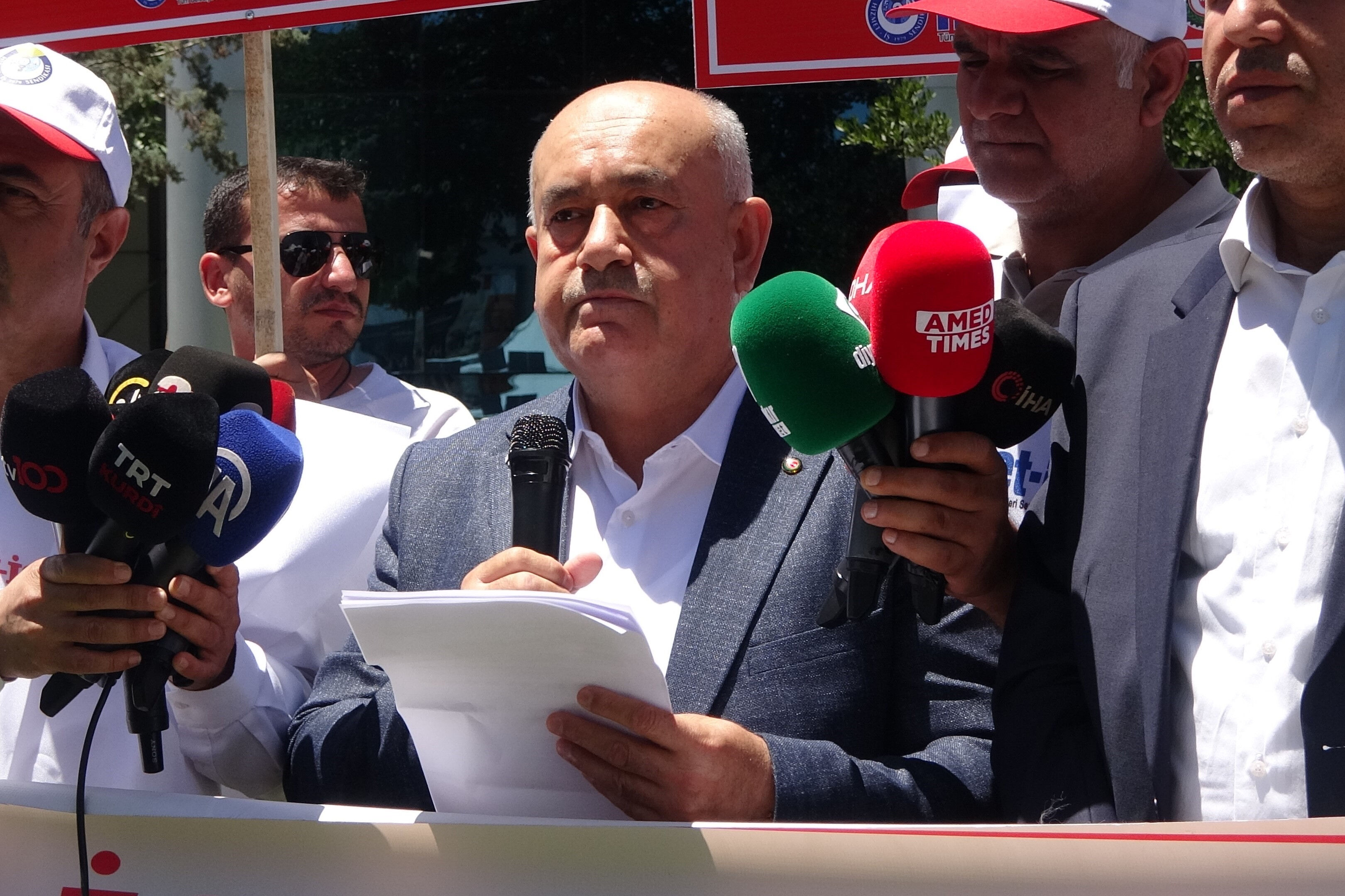 DEM Partili belediyelerin işçi kıyımına protesto: Emekçilerin ekmeğiyle oynadılar - 2. Resim