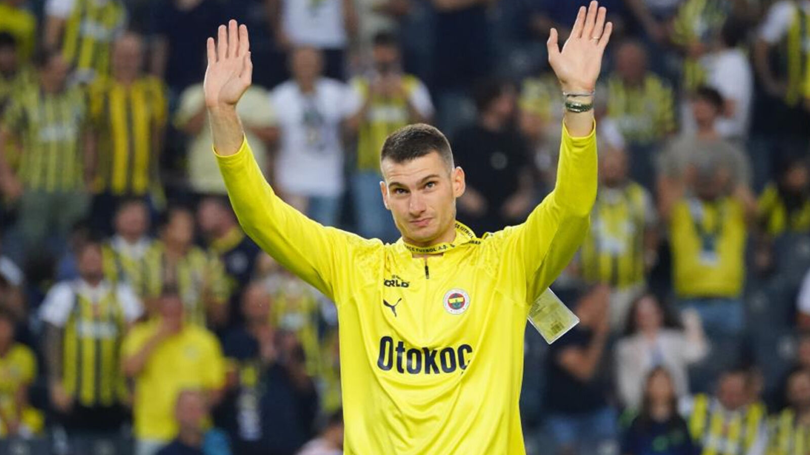 Livakovic Fenerbahçe'de kalacak mı? Hırvat kaleci kararını verdi - 1. Resim