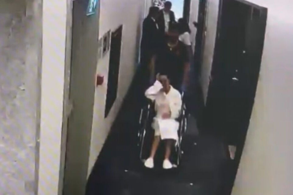 Ünlü otelde olaylı gece! Epilepsi krizi geçiren kadın, darp ve tecavüz iddiasıyla şikayetçi oldu Ünlü otelde olaylı gece! Epilepsi krizi geçiren kadın, darp ve tecavüz iddiasıyla şikayetçi oldu - 3. Resim