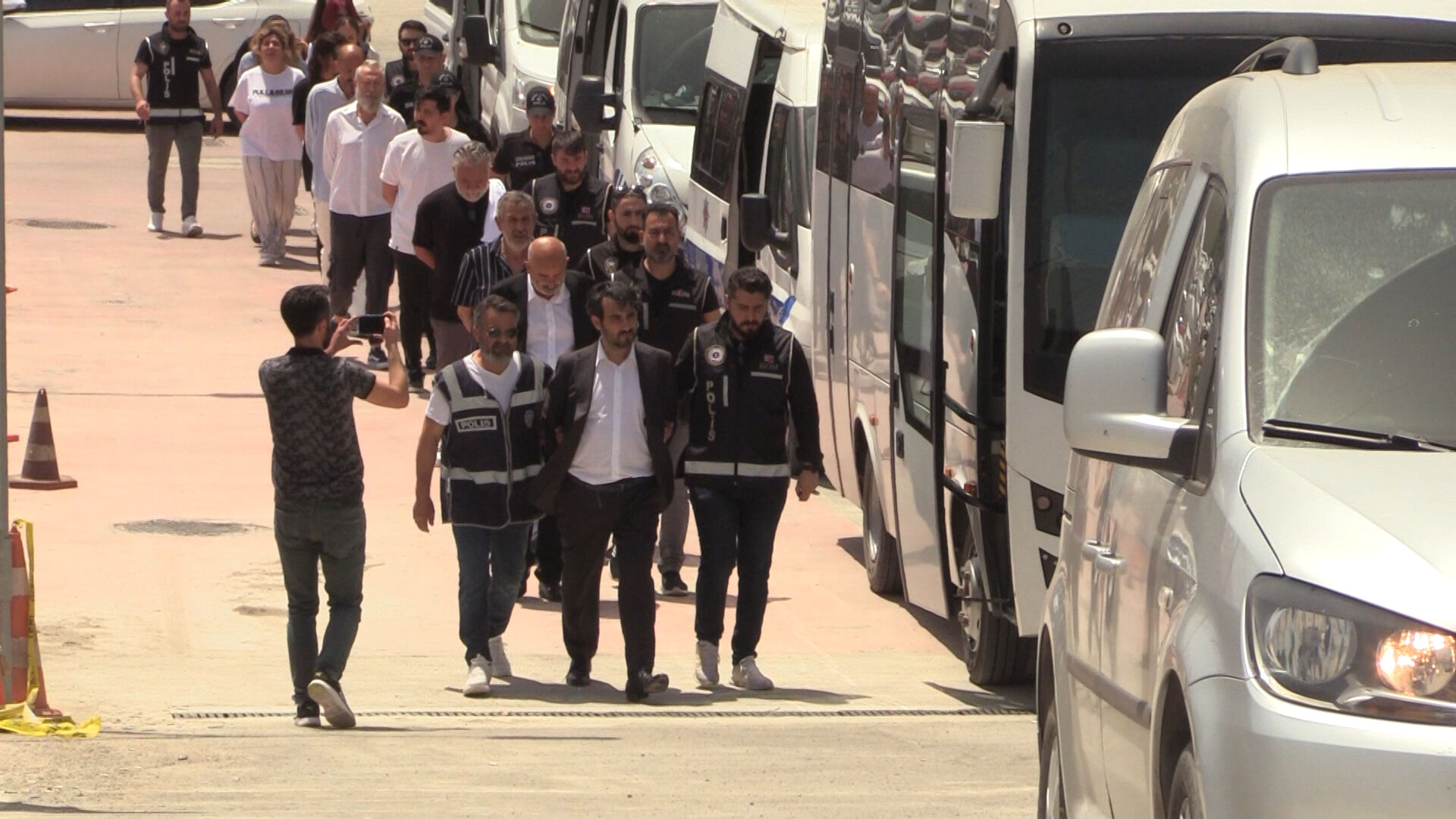 Yaprak Dökümü'nün Ahmet'inin tutuklandığı devre mülk dolandırıcılığında ikinci dalga operasyonu! - 2. Resim