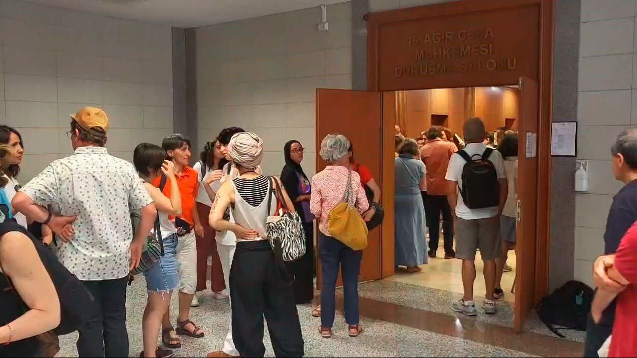 1998 Mısır Çarşısı patlaması davası olan Pınar Selek'in duruşması 2025'e ertelendi 1998 Mısır Çarşısı patlaması davası olan Pınar Selek'in duruşması 2025'e ertelendi - 1. Resim