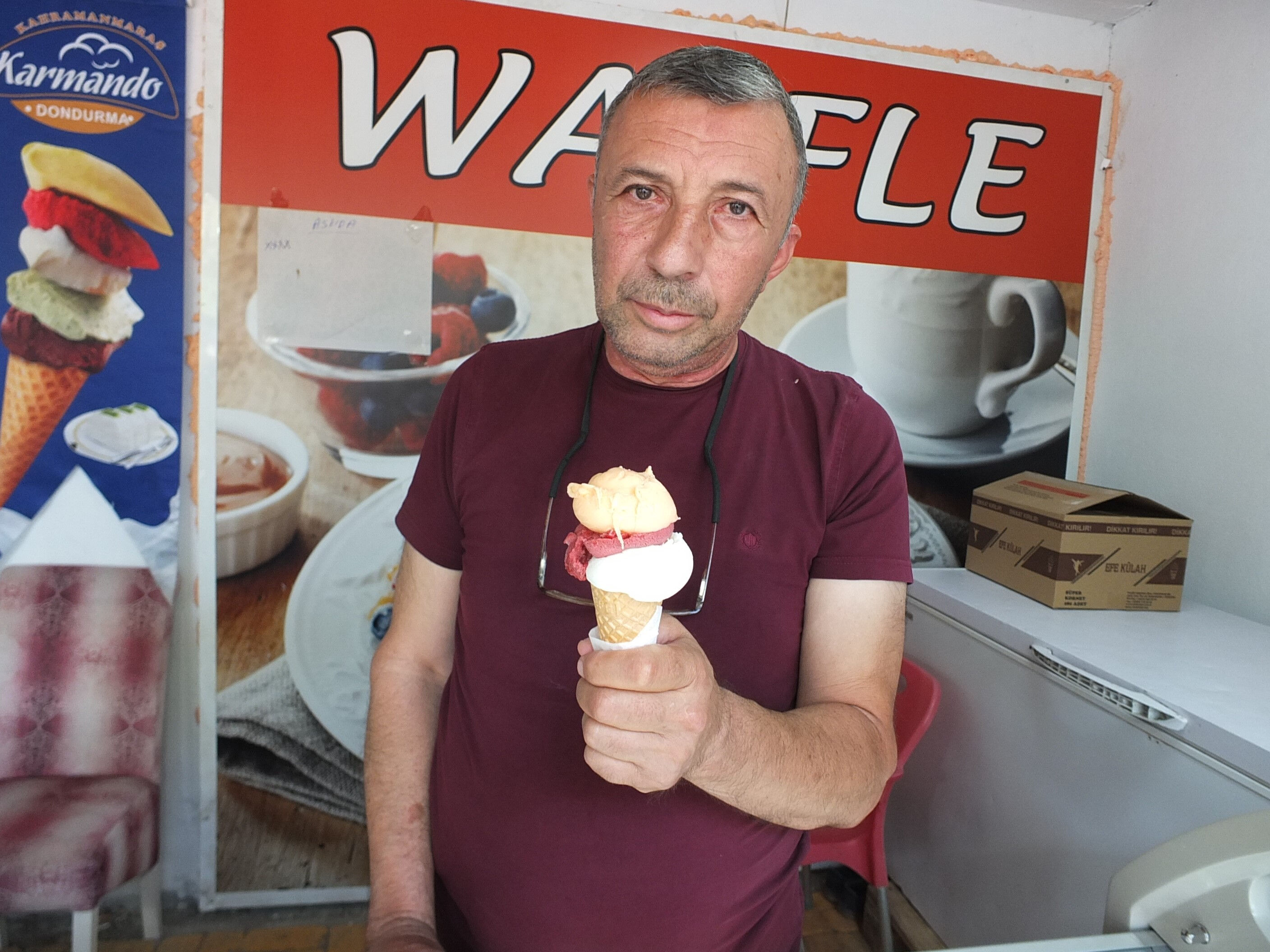 Askıda ekmek, askıda yemek derken bunu da gördük! Askıda dondurma uygulaması başladı - 2. Resim