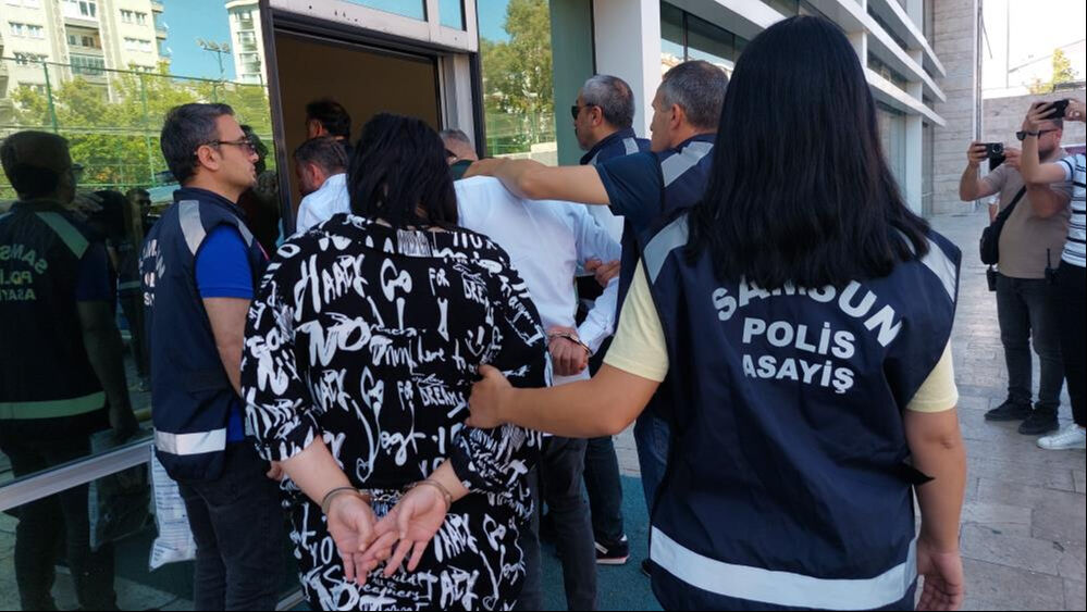 'Change' operasyonunda 30 kişi yakalandı! Enkaz altından araç bile çıkarmışlar... 'Change' operasyonunda 30 kişi yakalandı! Enkaz altından araç bile çıkarmışlar... - 3. Resim