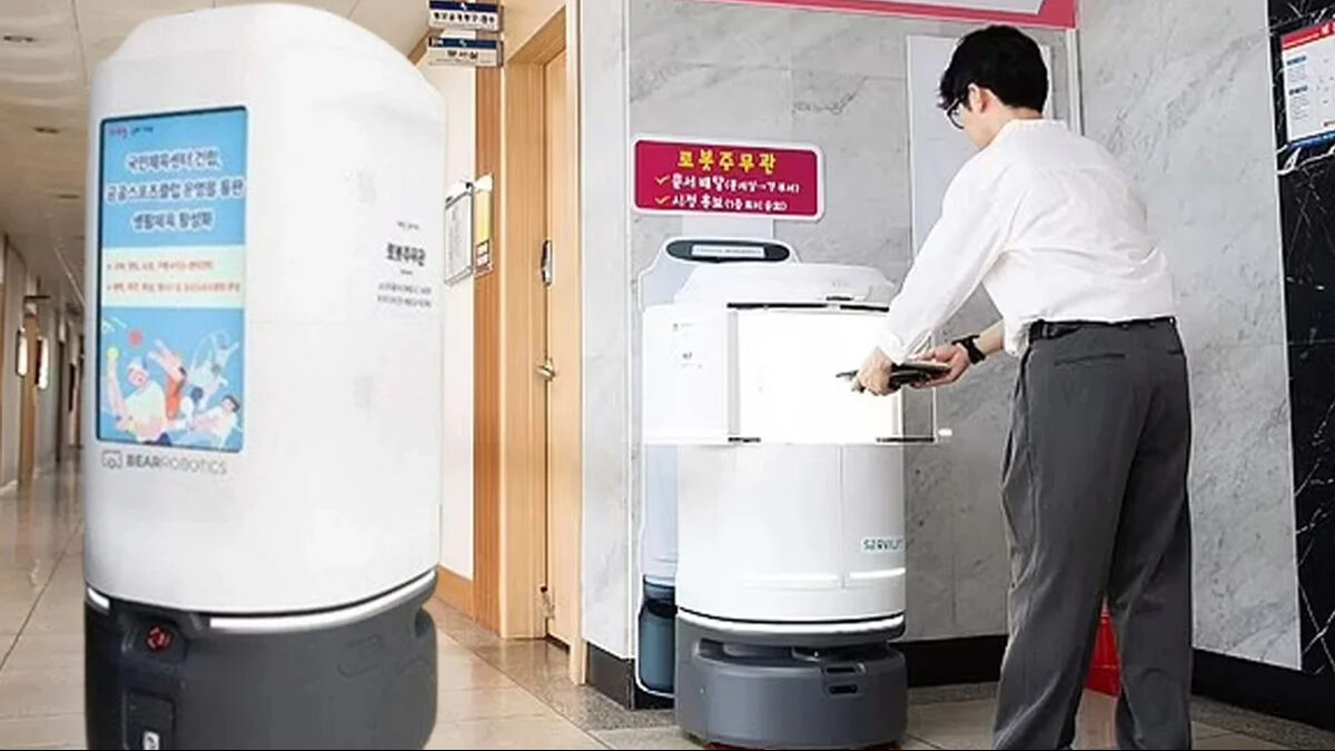 Filmler gerçek oluyor! Memur robot intihar etti... Filmler gerçek oluyor! Memur robot intihar etti... - 2. Resim