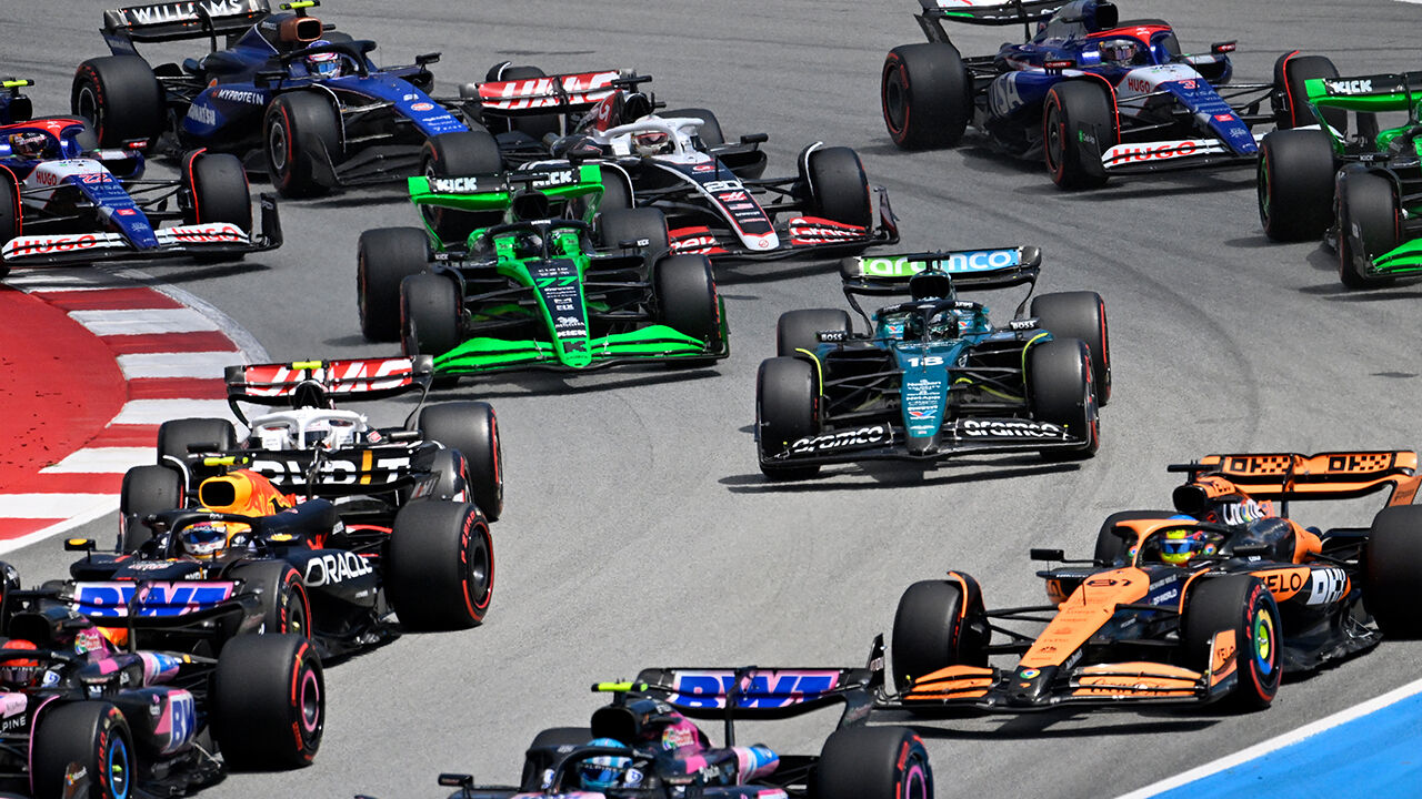 Formula 1 Avusturya Grand Prix'i ele turunda Verstappen Lando Norris'i 0.093 saniye ile geçti - 3. Resim