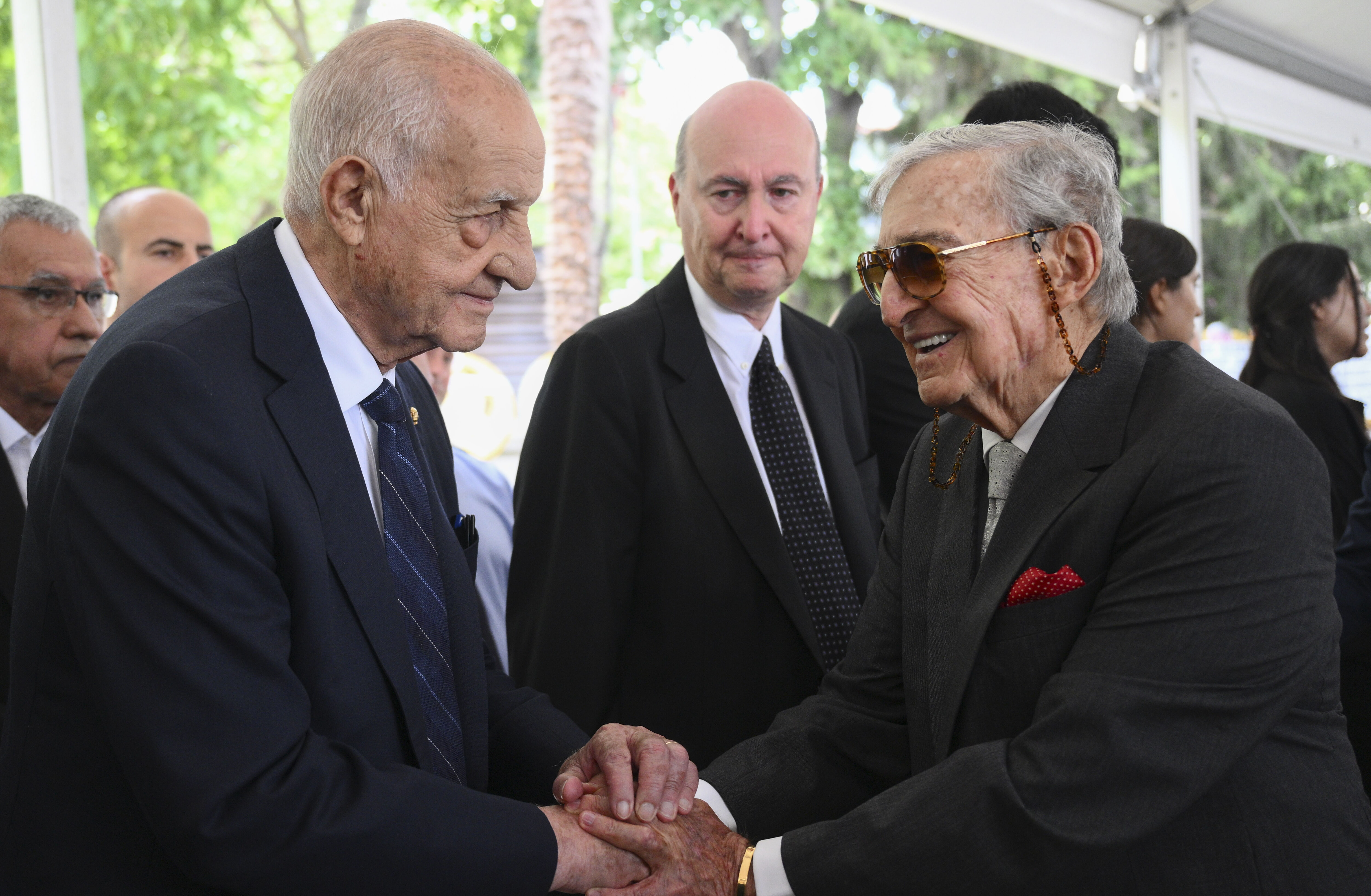 İş ve siyaset dünyasını bir araya getiren cenaze! Can Kıraç son yolculuğuna uğurlandı - 1. Resim