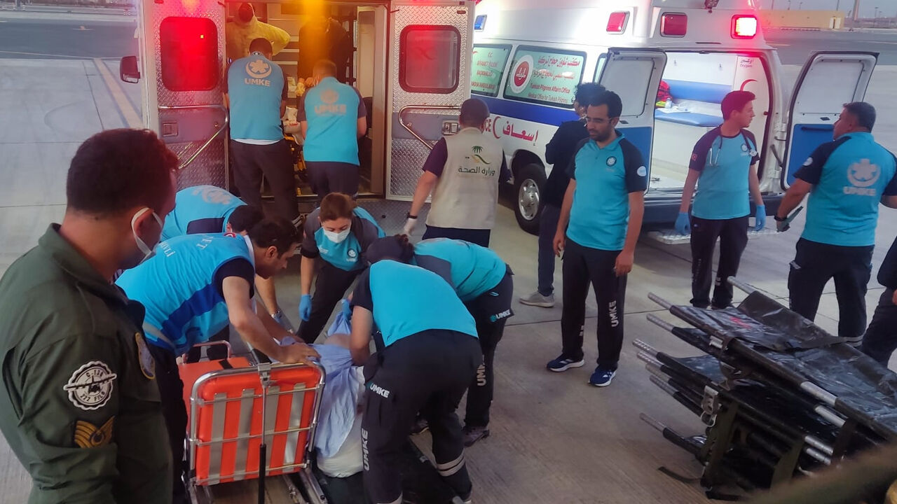 Mekke ve Cidde'deki hastanelerde yatan 13 Türk ve 6 refakatçi Türkiye'ye getirilecek Mekke ve Cidde'dekl hastanelerde yatan 13 Türk ve 6 refakatçi Türkiye'ye getirilecek - 3. Resim