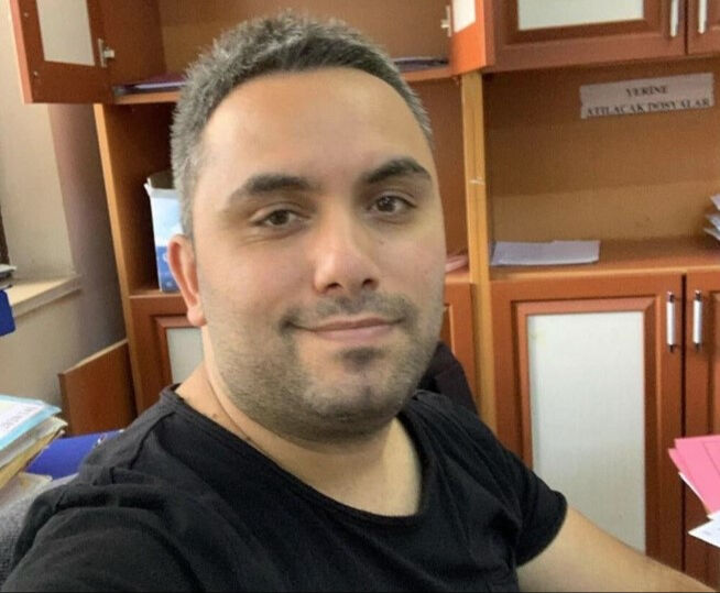 Milyonlarca liralık dolandırıcılık yapan zabıt katibi tahliye olamayınca hakime küstah sözler söyledi Milyonlarca liralık dolandırıcılık yapan zabıt katibi tahliye olamayınca hakime küstah sözler söyledi - 4. Resim