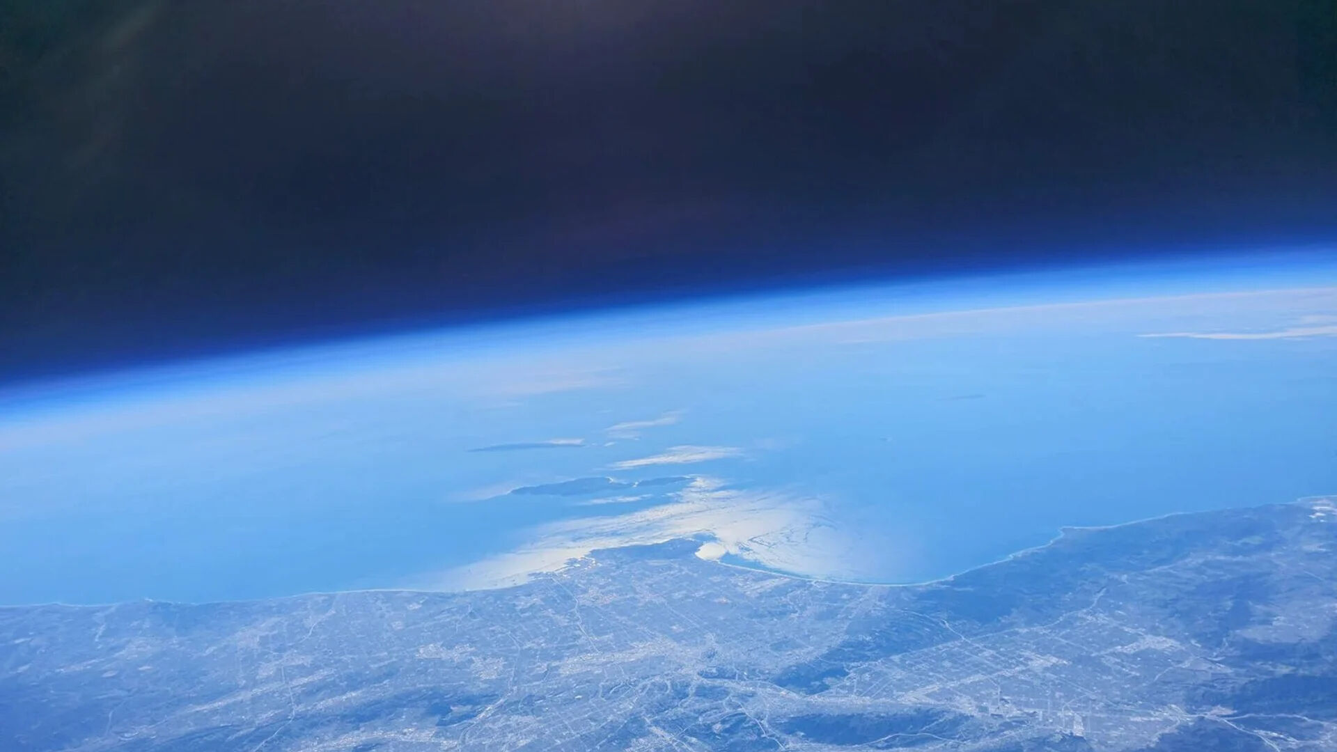 Samsung çiplerini uzaya gönderiyor! 2025 yılında uzayda testler gerçekleşecek - 1. Resim