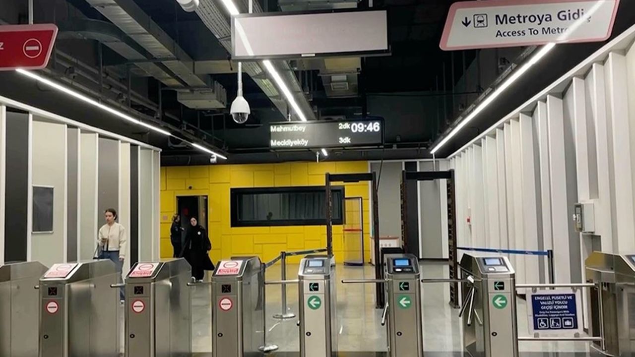 Yıldız-Mahmutbey metro hattında teknik arıza! Seferler 4 saat aksadı