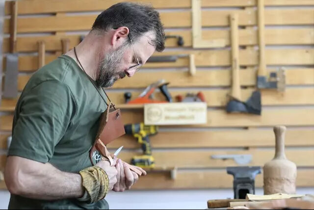 23 yıllık mesleğini bırakıp ahşap oymacılığına geçti siparişlere yetişemiyor - 2. Resim