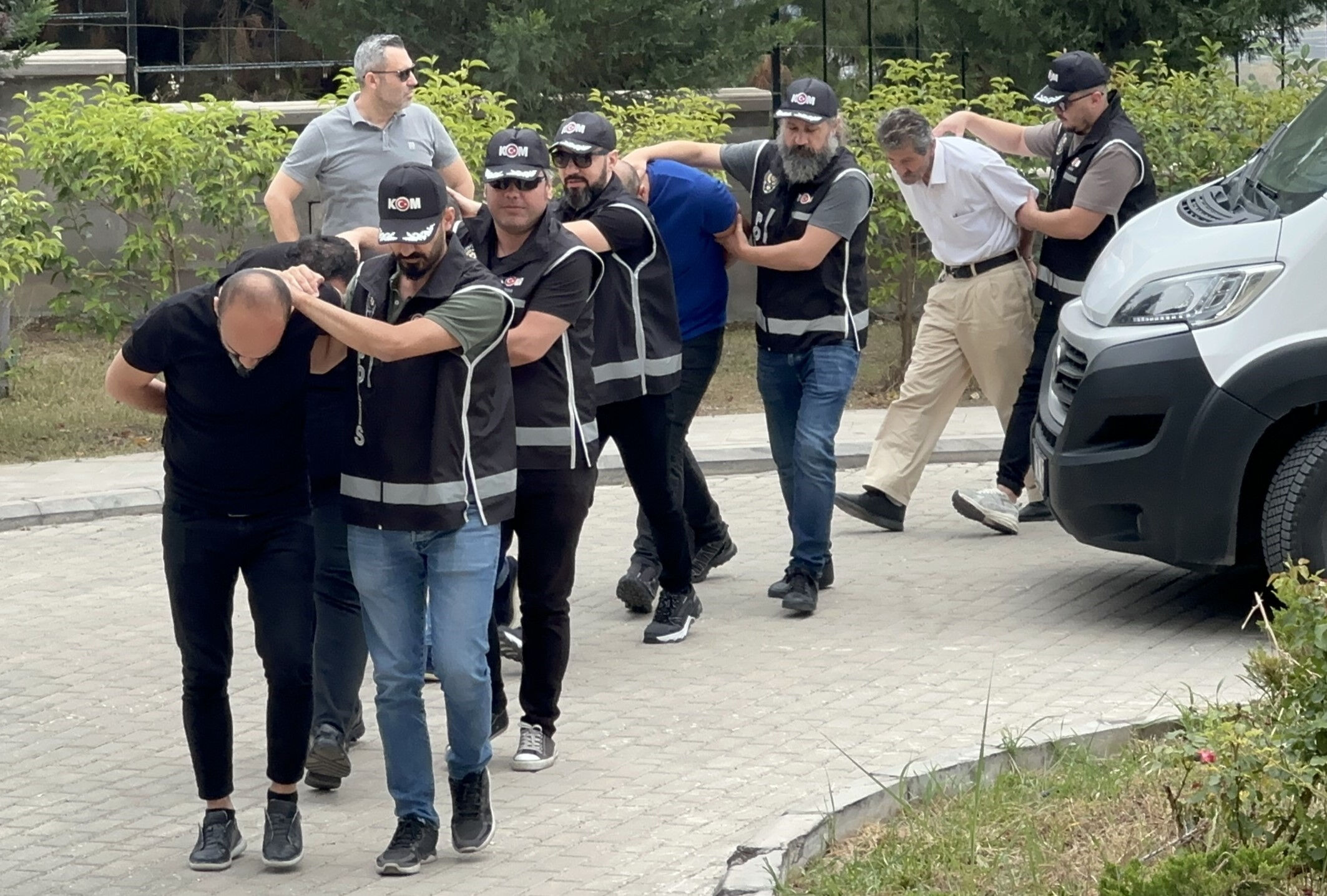 Bu da 'ölü soyucu' operasyonu! Polisi karşısında gören örgüt lideri: Beni nasıl buldunuz? Bu da 'ölü soyucu' operasyonu! Polisi karşısında gören örgüt lideri: Beni nasıl buldunuz? - 2. Resim