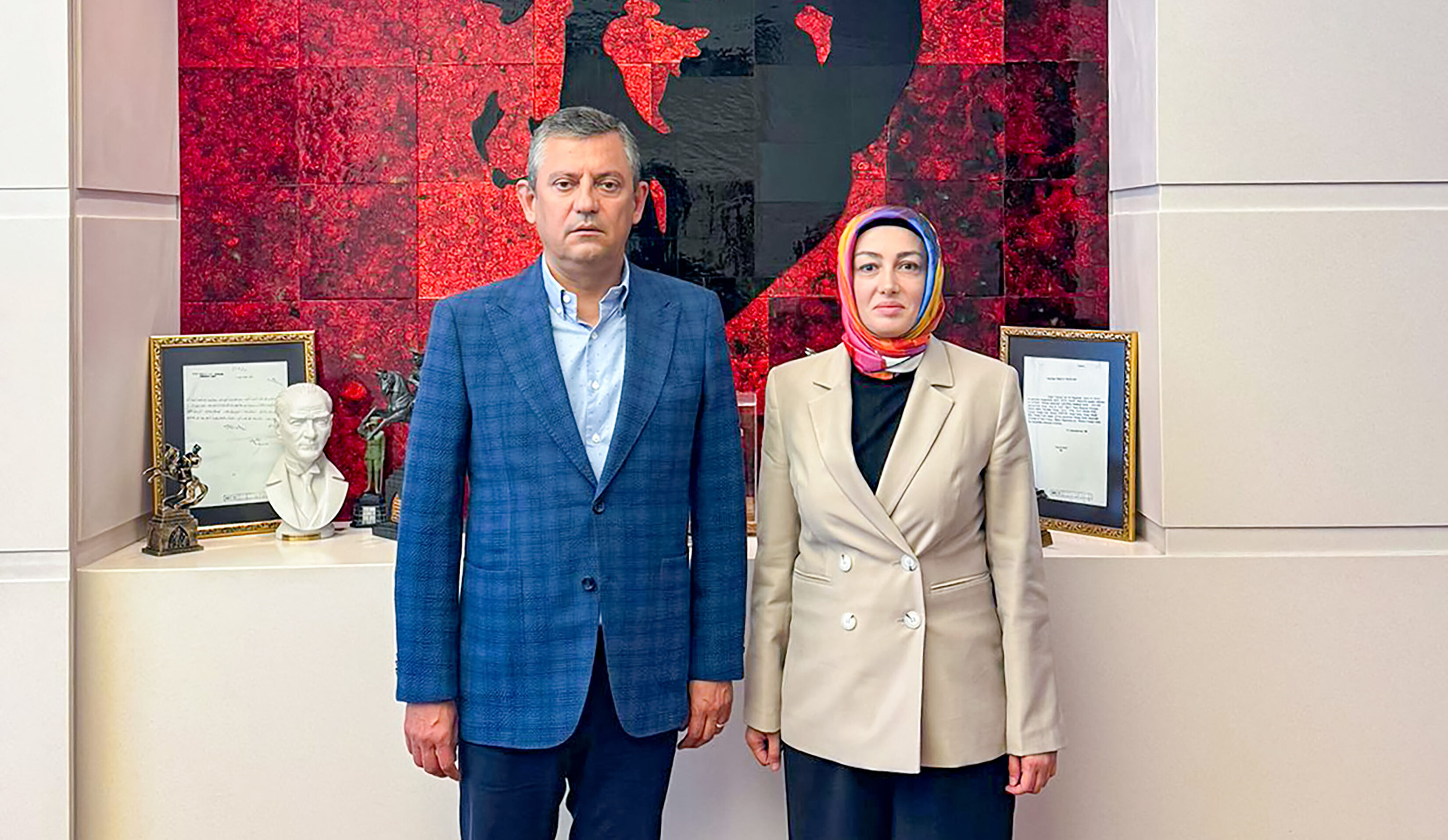 Erdoğan'la özdeşleşen  Erdoğan'la özdeşleşen