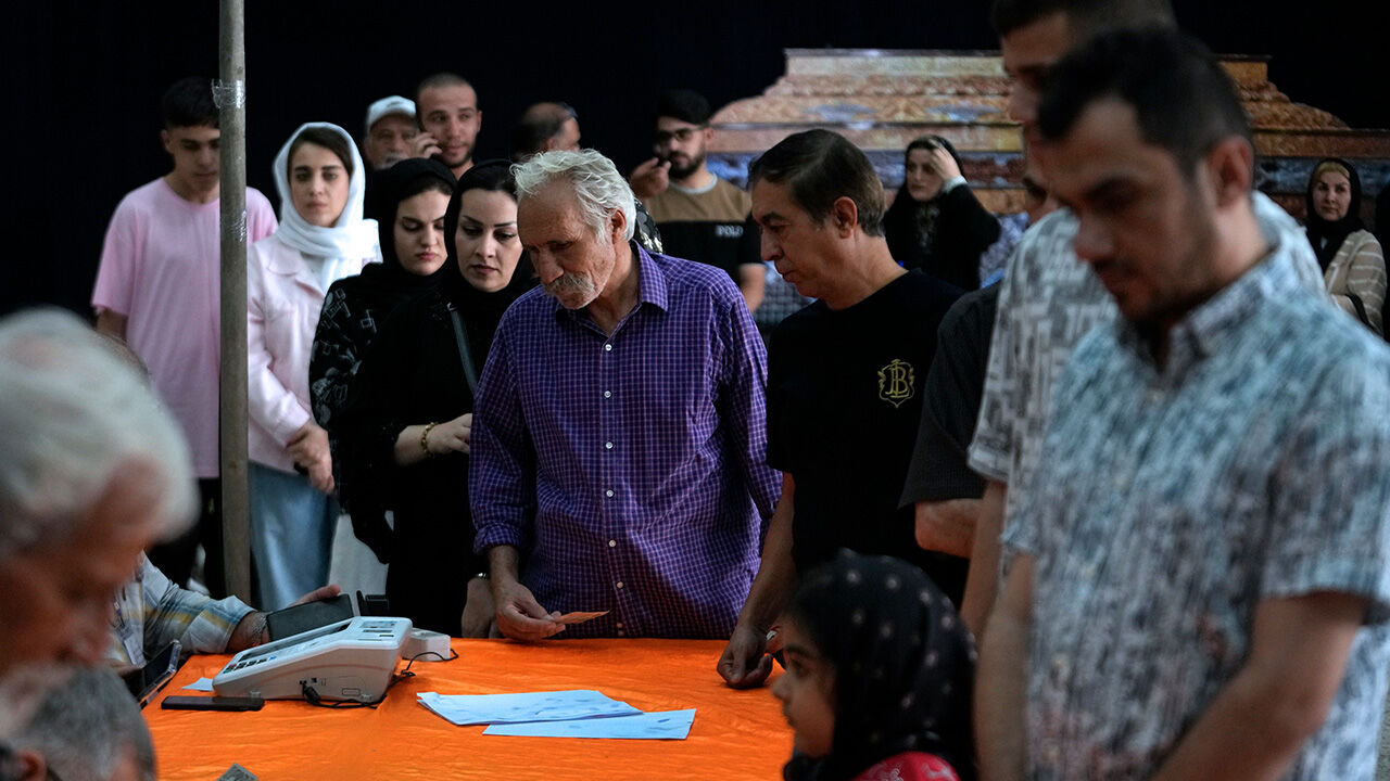 İran'da cumhurbaşkanlığı seçimi! Sandıklar kapandı, Tük aday Mesud Pezeşkiyan önde İran'da cumhurbaşkanlığı seçimi! Sandıklar kapandı, ilk sonuçlar geldi - 2. Resim