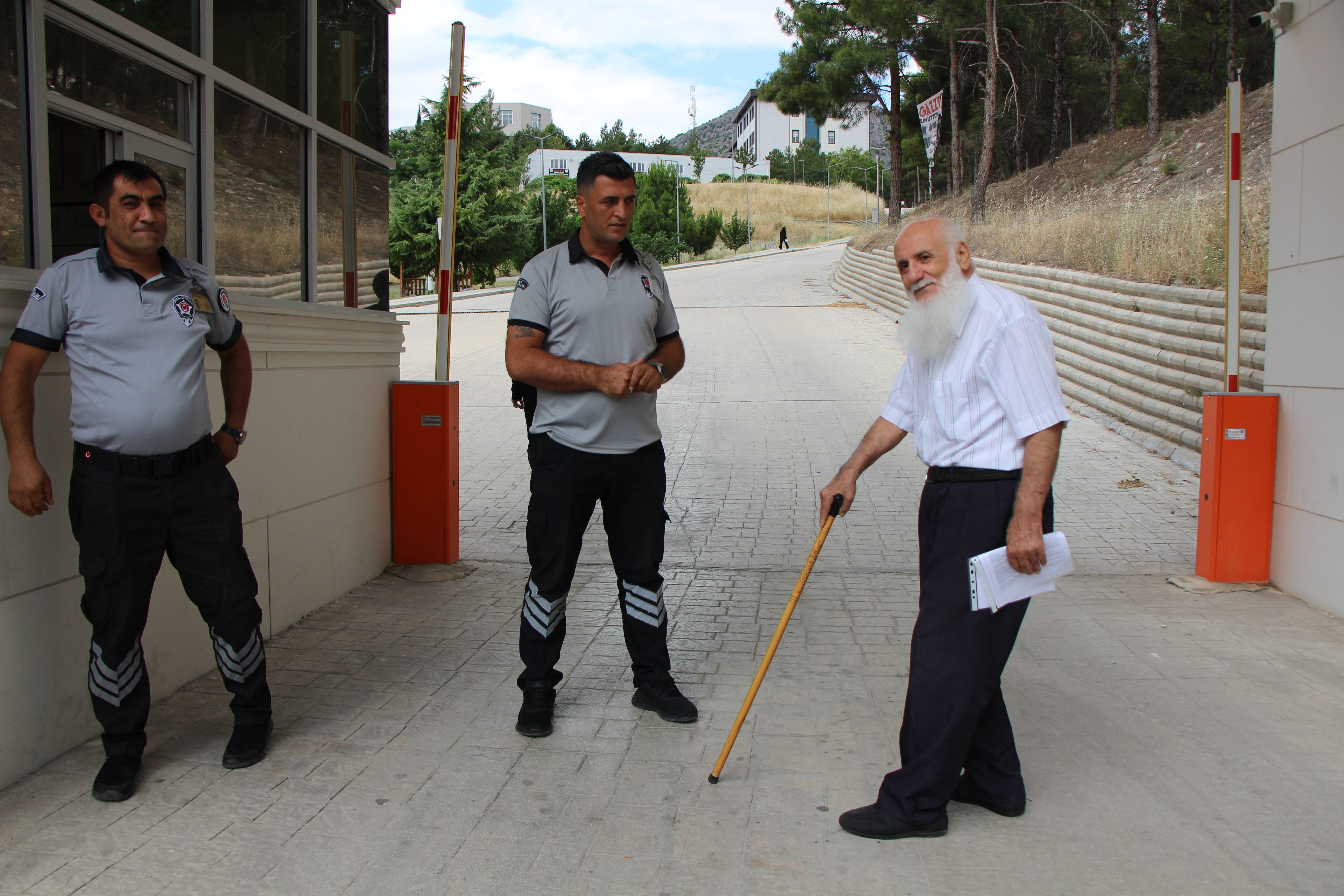 82 yaşındaki Yaşar dede hayalinin peşinde: 4. kez DGS'ye girdi - 1. Resim