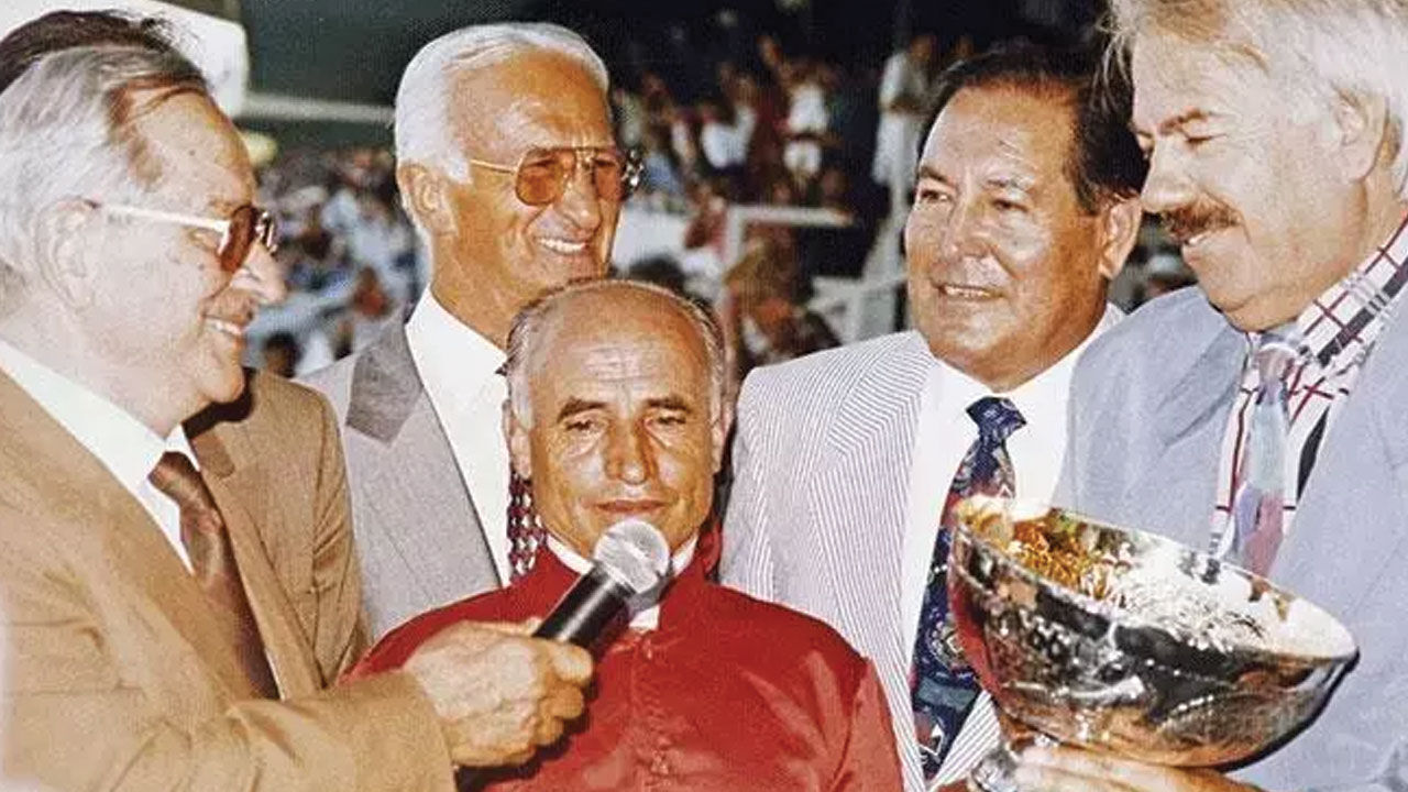 Gazi Koşusu'nu Dragon Flame ile Akın Sözen kazandı! Büyük ödül 13,5 milyon TL Gazi Koşusu'nu Dragon Flame ile Akın Sözen kazandı! Büyük ödül 13,5 milyon TL - 4. Resim