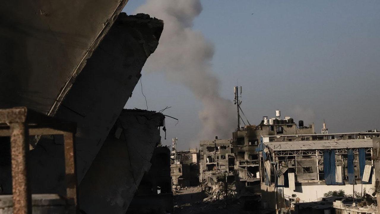 Gazze'de soykırım yapan İsrail Refah'ta sağlık ekiplerini bombaladı Gazze'de soykırım yapan İsrail Refah'ta sağlık ekiplerini bombaladı - 3. Resim