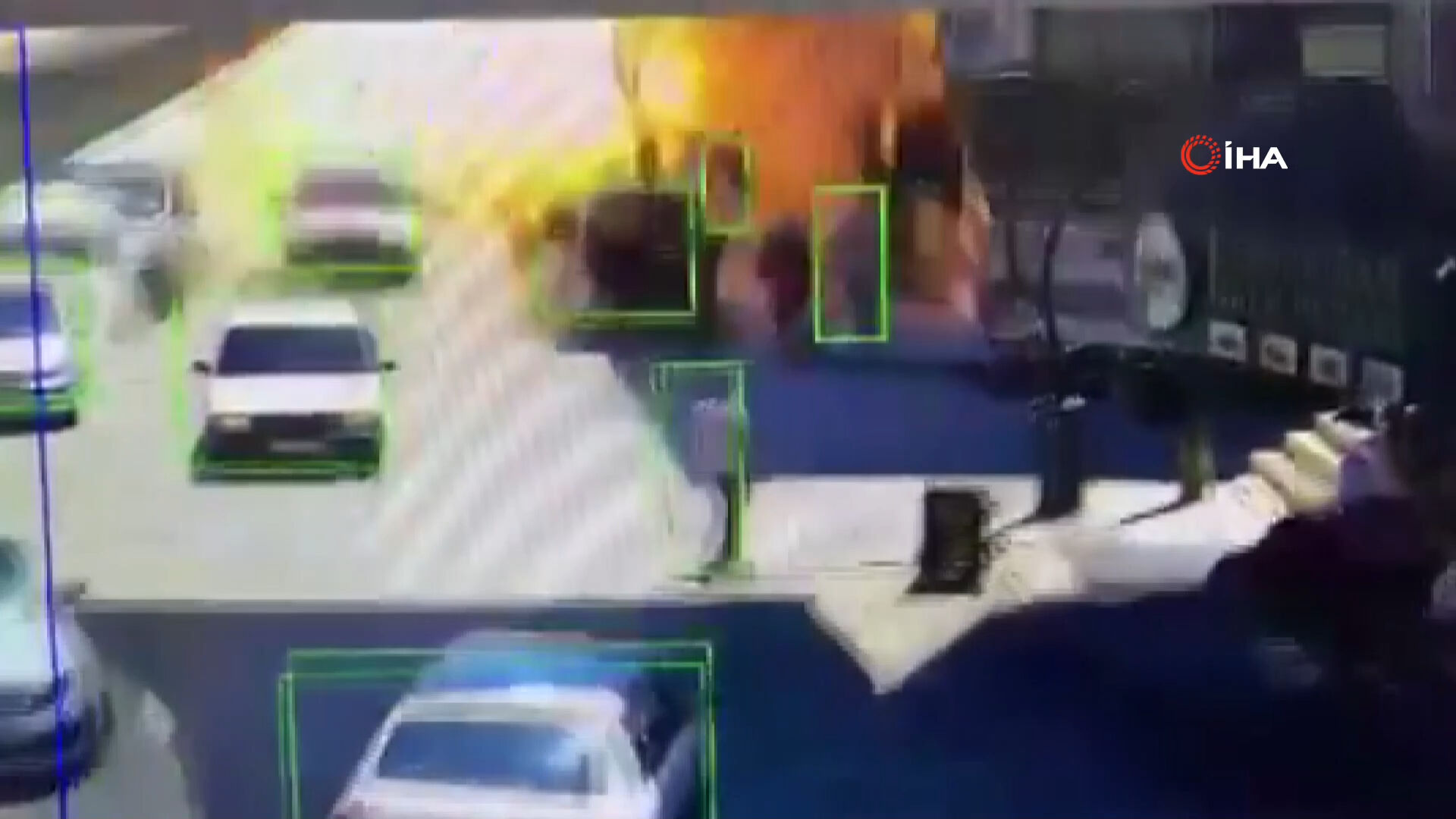 İzmir'de facia! Torbalı ilçesinde Şırdancı dükkanında sanayi tipi tüp patladı: Ölü ve yaralılar var - 1. Resim