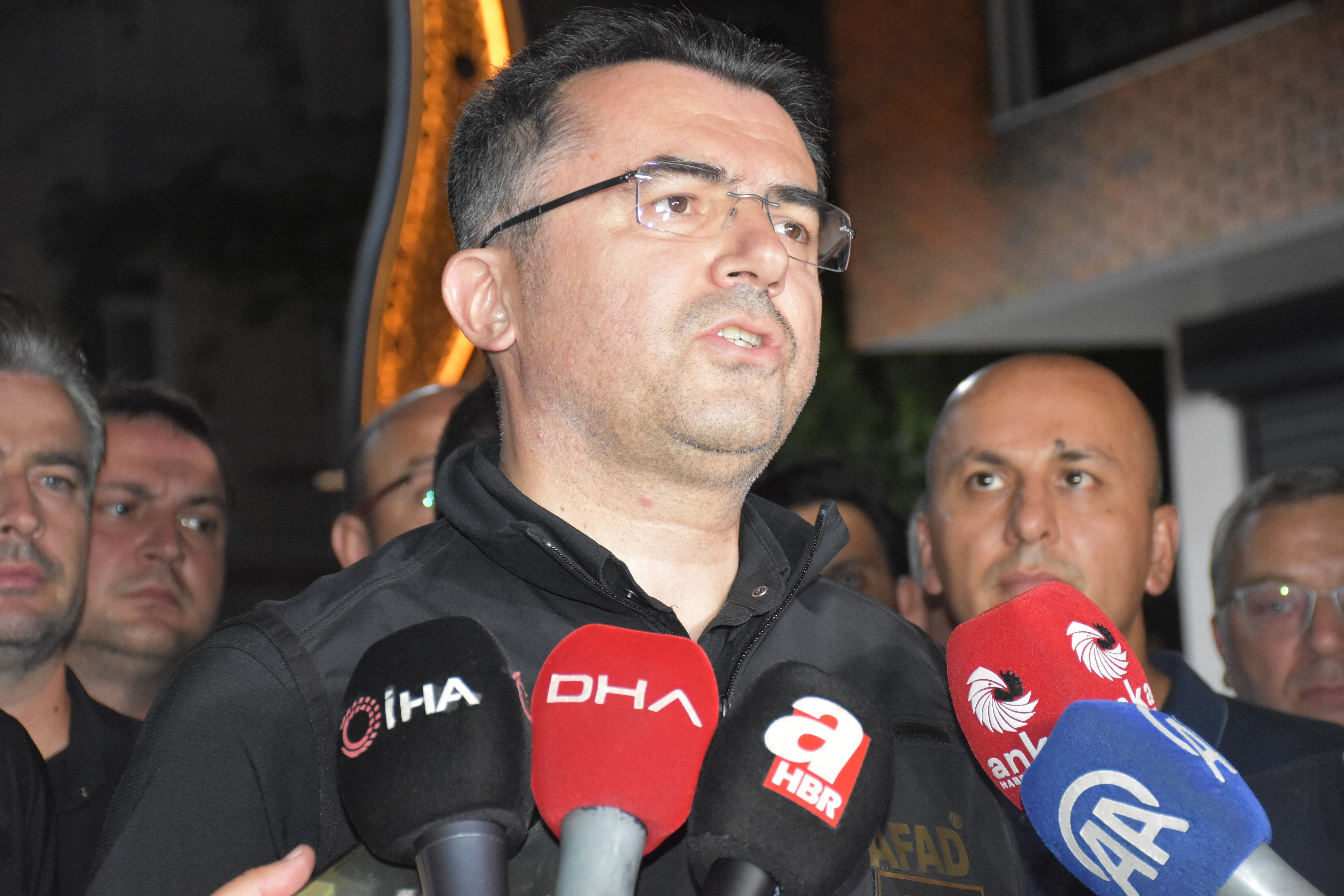 İzmir'de facia! Torbalı ilçesinde Şırdancı dükkanında sanayi tipi tüp patladı: Ölü ve yaralılar var - 1. Resim