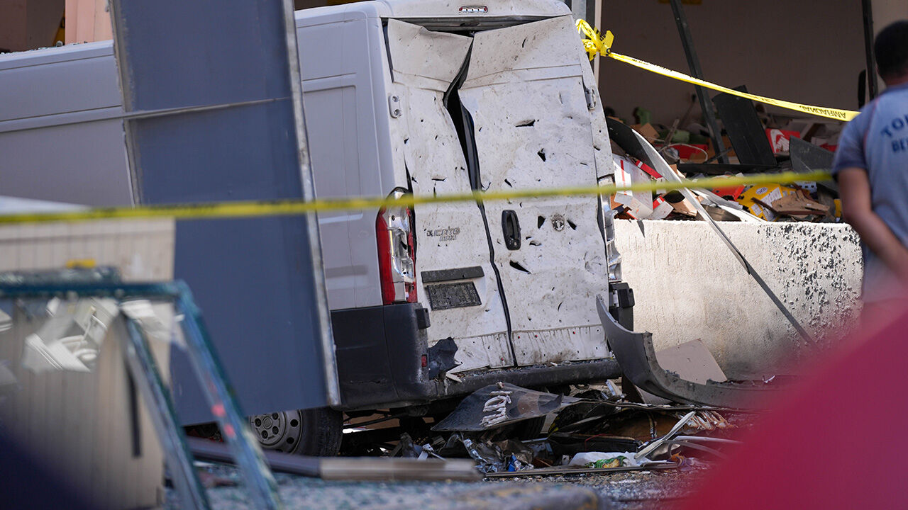 İzmir'de korkutan anlar! Şırdancıda sanayi tipi tüp patladı: Ölü ve yaralılar var - 2. Resim