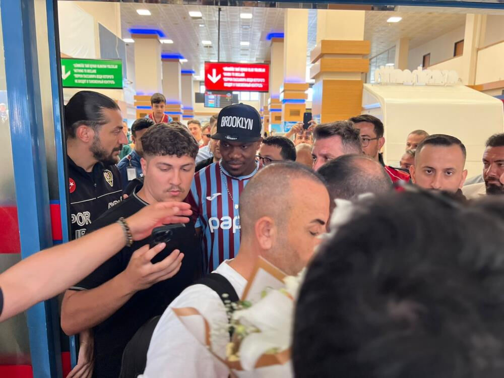 Nwakaeme iki yıl sonra yeniden Trabzonspor'da Şehre geldi Onuachu mesajı verdi Nwakaeme iki yıl sonra yeniden Trabzonspor'da Şehre geldi Onuachu mesajı verdi - 3. Resim