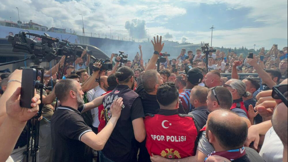 Nwakaeme iki yıl sonra yeniden Trabzonspor'da Şehre geldi Onuachu mesajı verdi Nwakaeme iki yıl sonra yeniden Trabzonspor'da Şehre geldi Onuachu mesajı verdi - 2. Resim