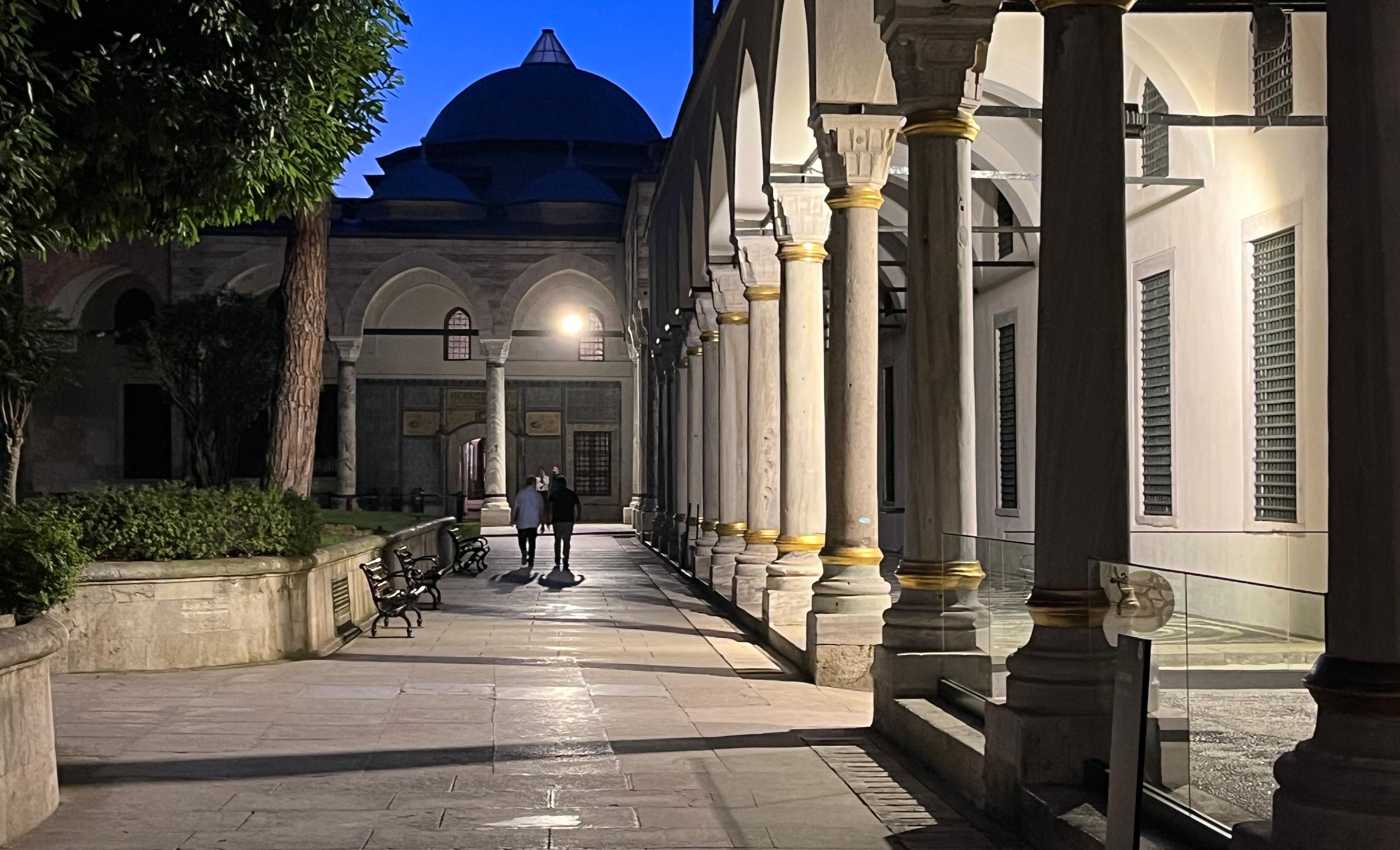 Topkapı Sarayı'nda bir ilk! Gece ziyaretleri başladı, bilet fiyatı belli oldu - 3. Resim