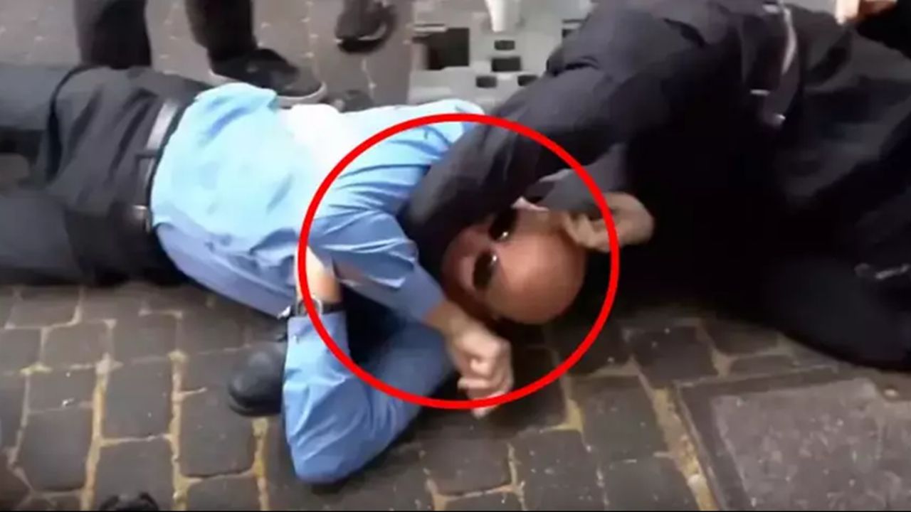 Almanya'da şoke eden anlar! Alman vekil Stefan Hrdy göstericinin bacağını ısırdı - Dünya