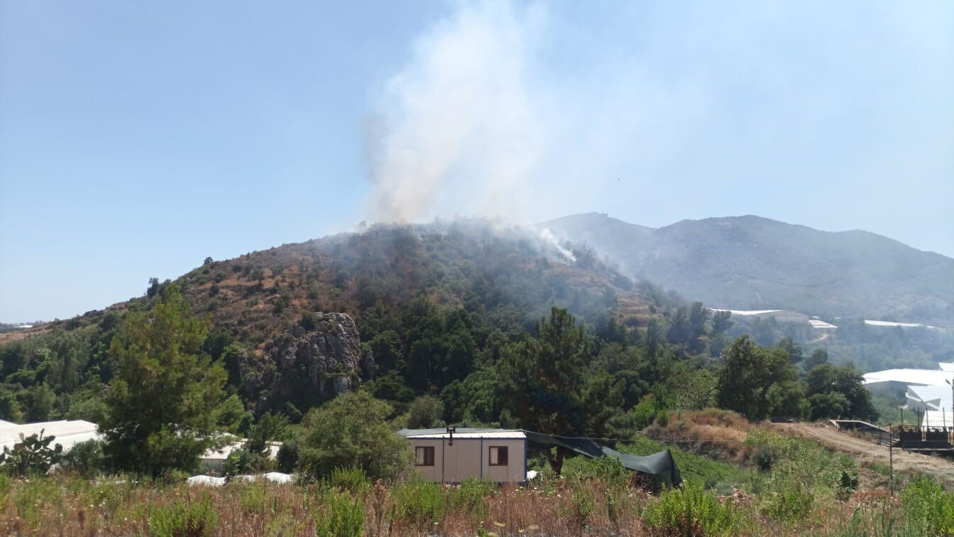 Mersin'in Anamur ilçesinde çıkan orman yangınında çalışmalar devam ediyor - 1. Resim