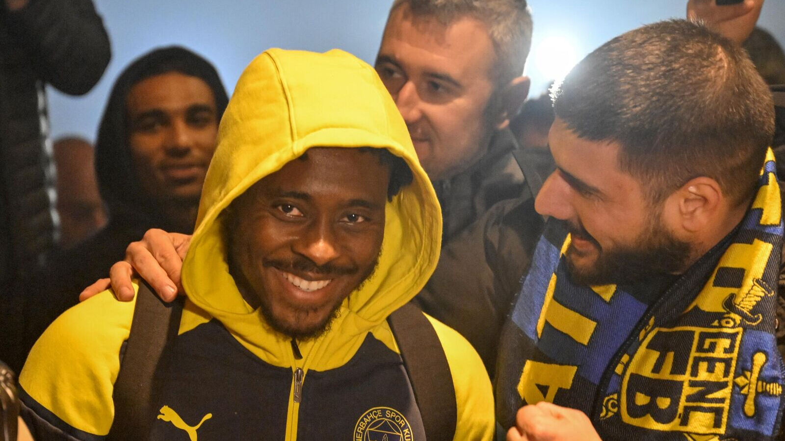 Osayi Samuel'e transfer teklifi yağıyor! Ayrılığın önünde tek engel var - 1. Resim