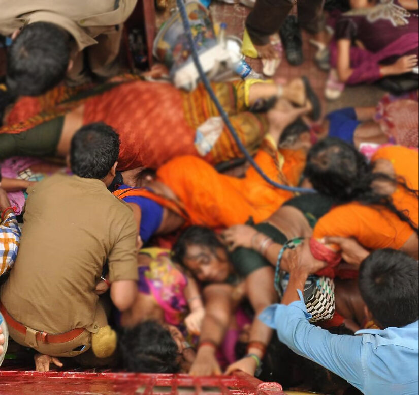 Ayin sırasında izdiham çıktı! 87 ölü, çok sayıda yaralı var - 1. Resim