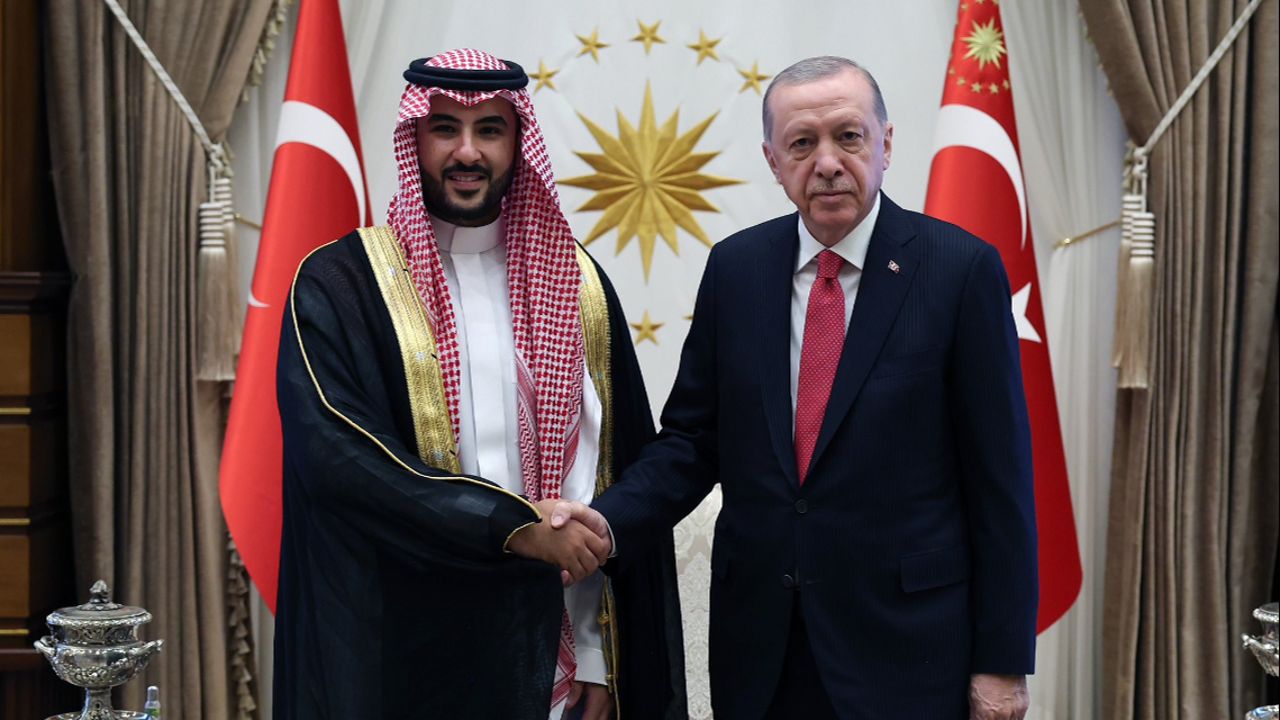 Cumhurbaşkanı Erdoğan Suudi Arabistan Savunma Bakanı Halid bin Selman Al-Suud&#039;u kabul etti